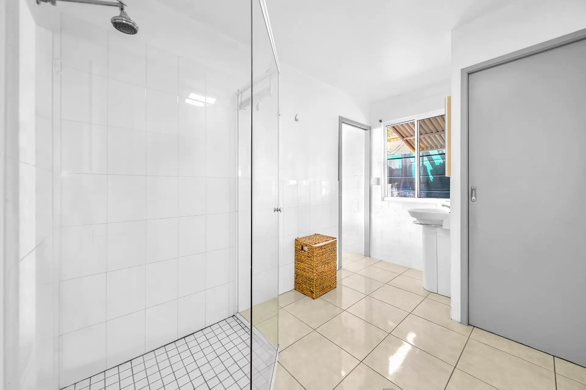 129 Gloucester Avenue, Hideaway Bay For Sale by Queensland Sotheby's International Realty - image 1