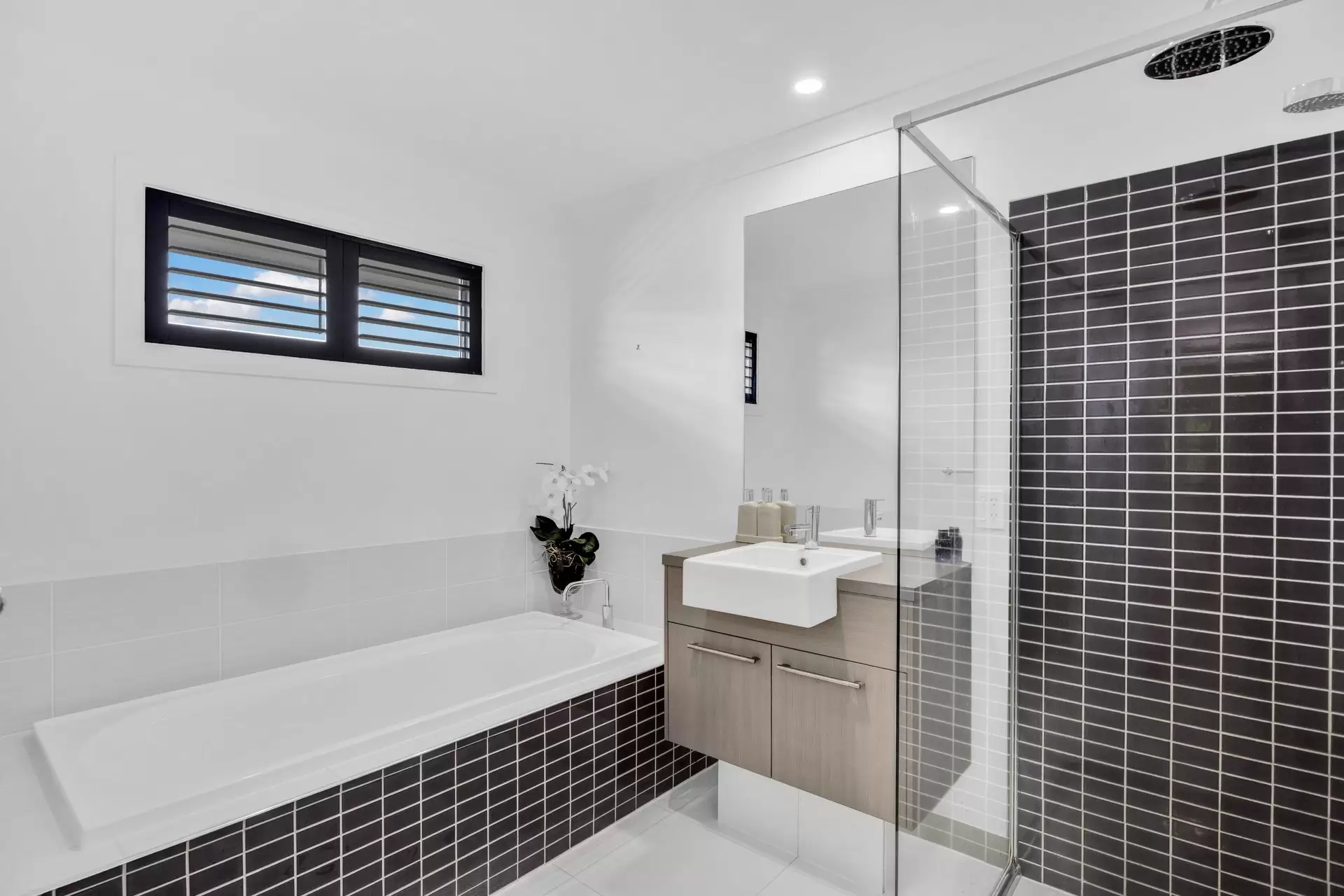61 Sandhurst Crescent, Peregian Springs Sold by Queensland Sotheby's International Realty - image 1