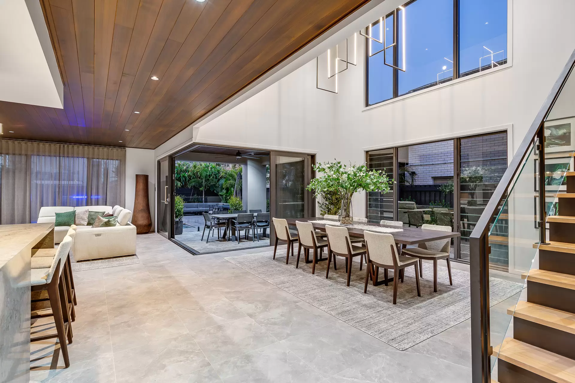 16 Ziggys Drive, Thornlands Sold by Queensland Sotheby's International Realty - image 1