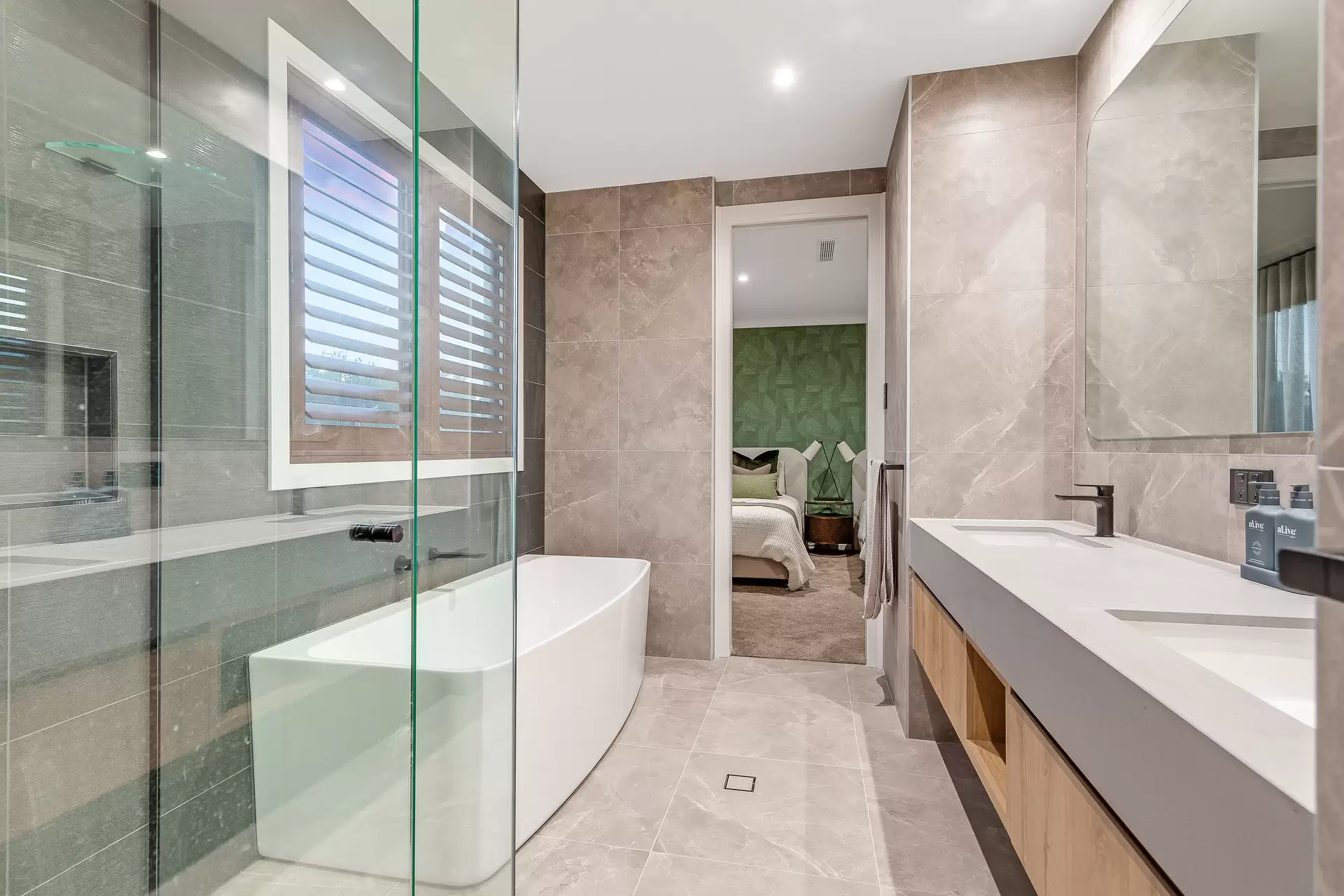 16 Ziggys Drive, Thornlands Sold by Queensland Sotheby's International Realty - image 1