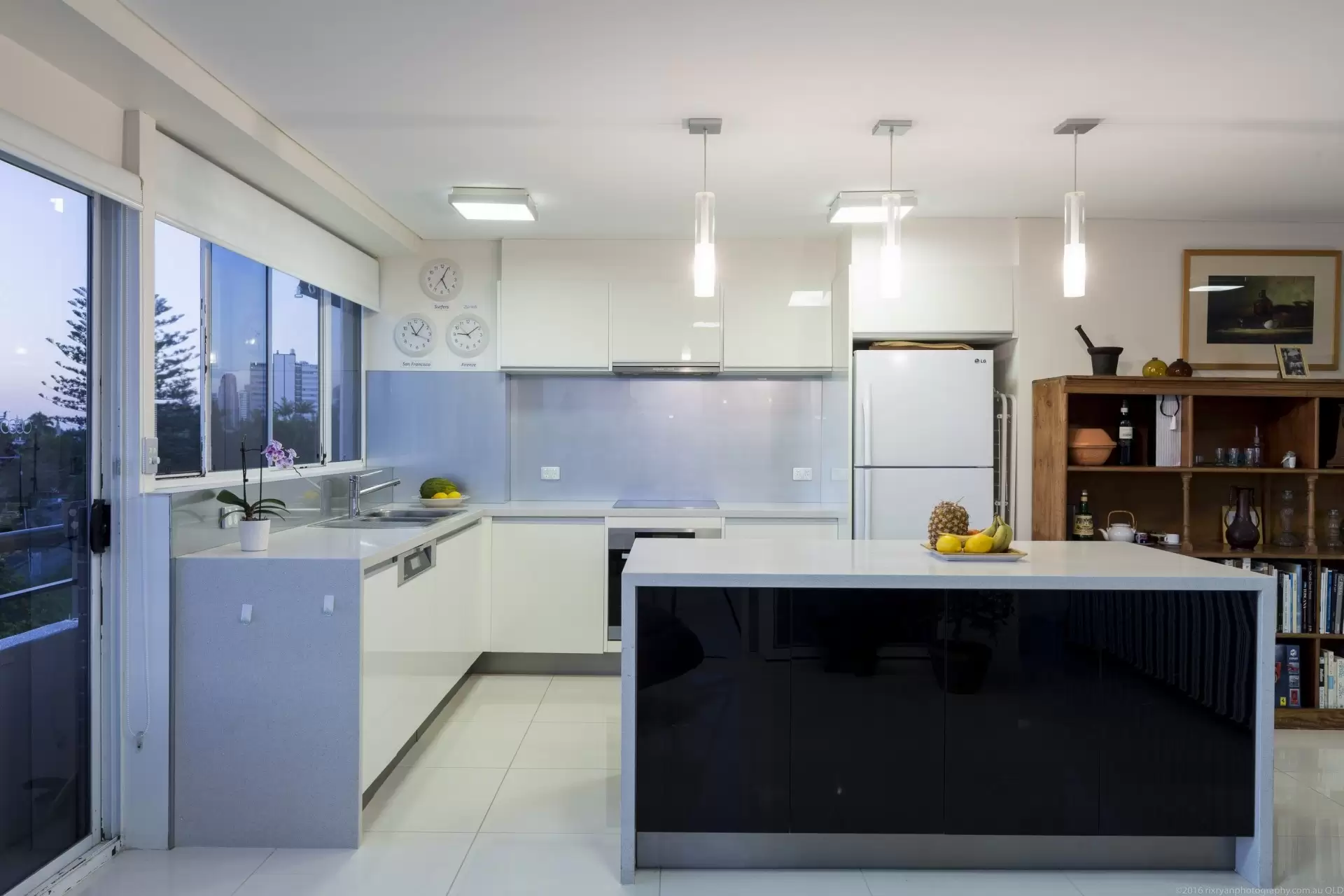 16/1 Peninsular Drive, Surfers Paradise Sold by Queensland Sotheby's International Realty - image 1