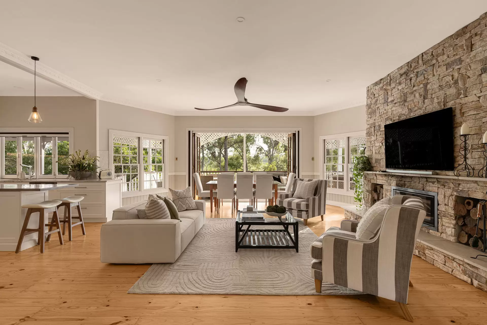 468 Prout Road, Burbank Sold by Queensland Sotheby's International Realty - image 1