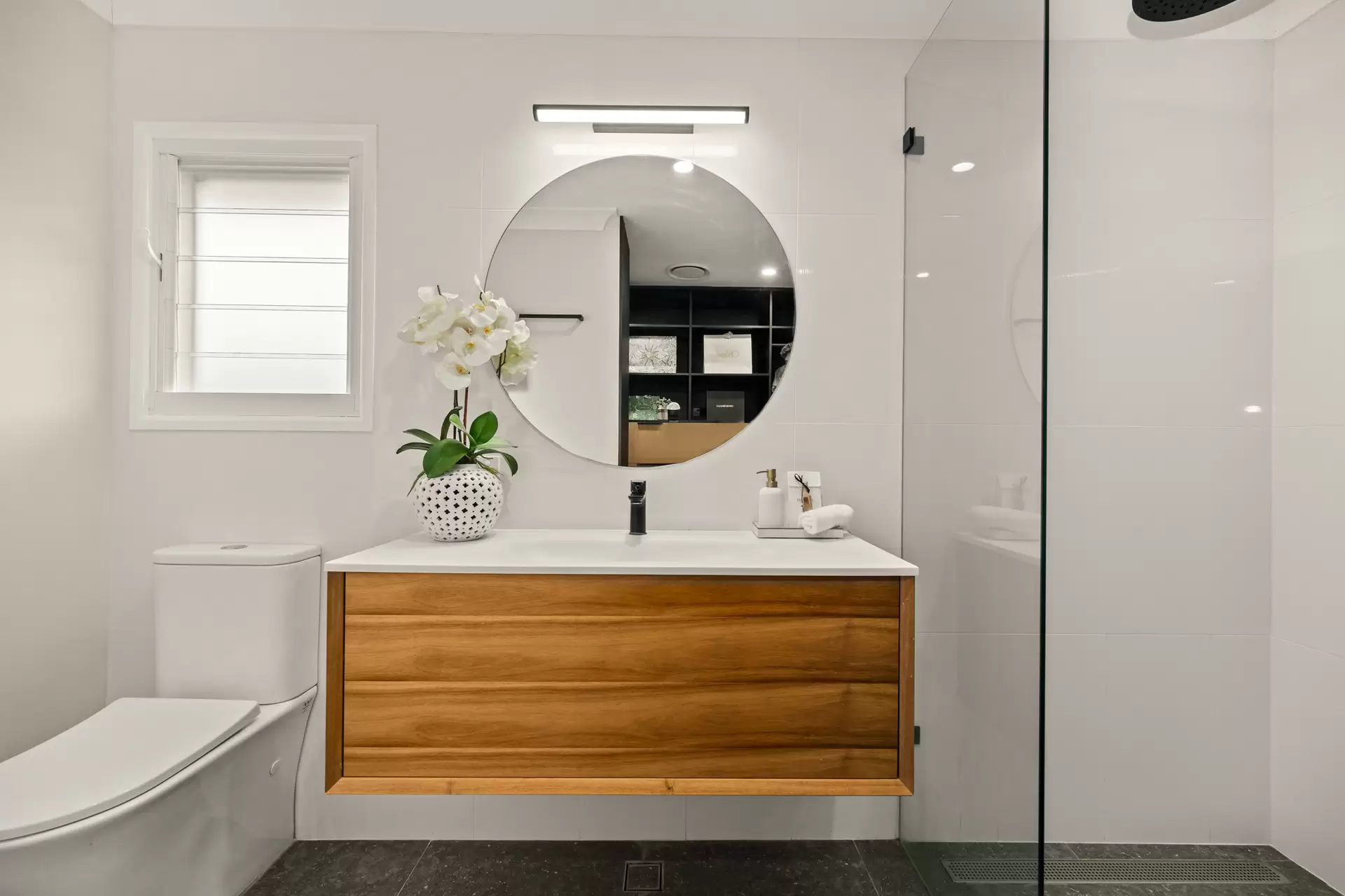 46 Belnoel Street, Wavell Heights Sold by Queensland Sotheby's International Realty - image 1