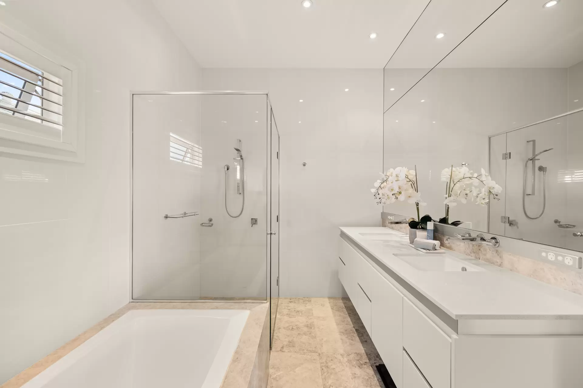 27 Judge Street, Kalinga Sold by Queensland Sotheby's International Realty - image 1