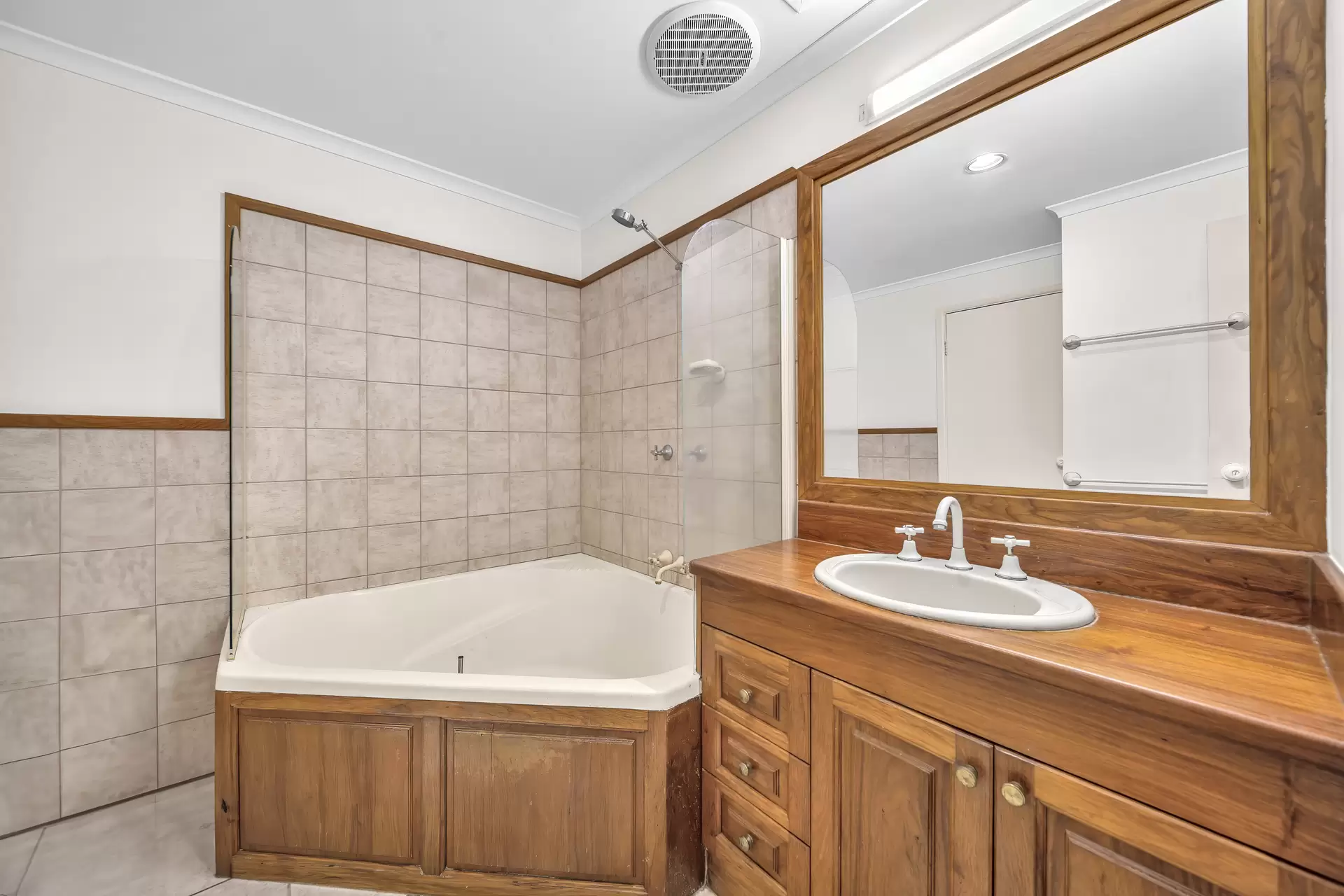 2/15 Hermitage Drive, Airlie Beach For Sale by Queensland Sotheby's International Realty - image 1