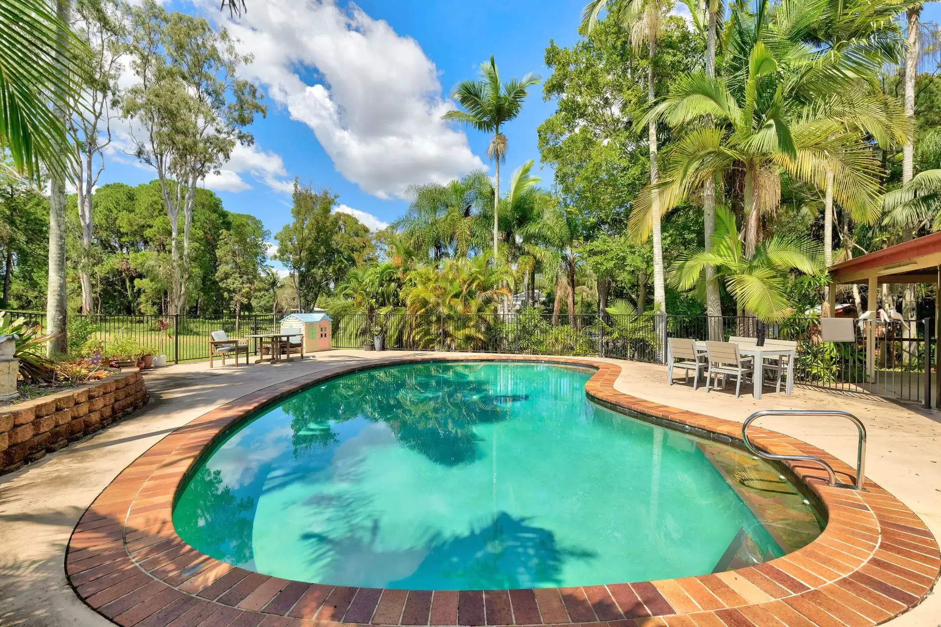626 Underwood Road, Rochedale Sold by Queensland Sotheby's International Realty - image 1
