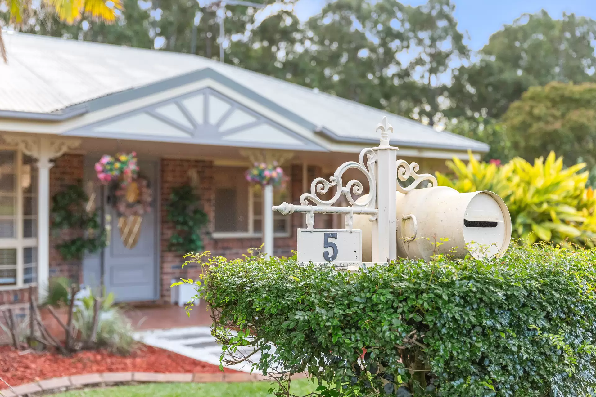 5 Bergan Place, Cleveland Sold by Queensland Sotheby's International Realty - image 1