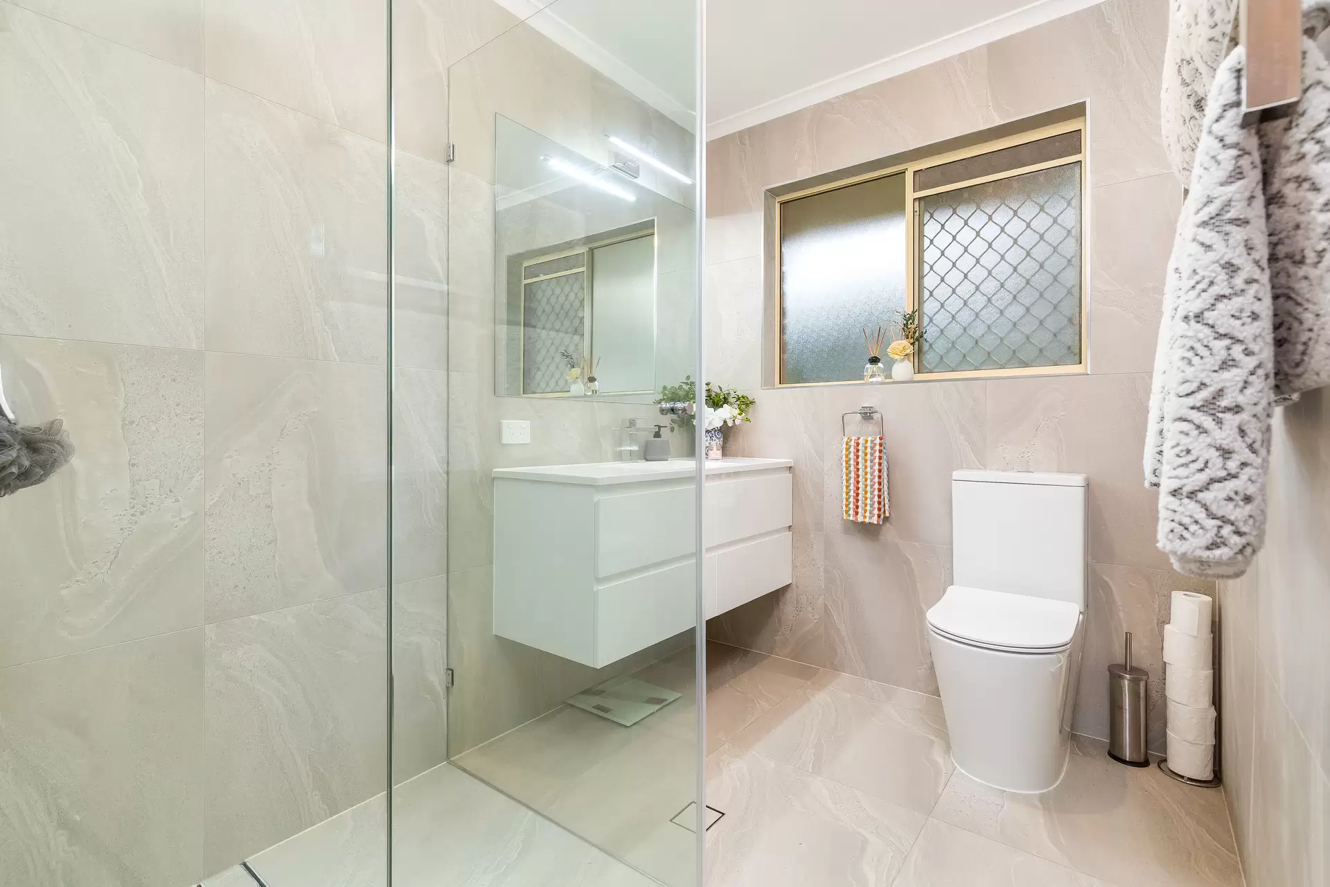 5 Bergan Place, Cleveland Sold by Queensland Sotheby's International Realty - image 1