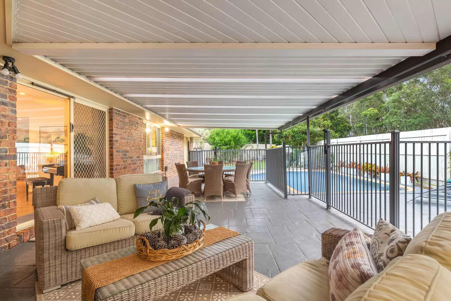 5 Bergan Place, Cleveland Sold by Queensland Sotheby's International Realty - image 1