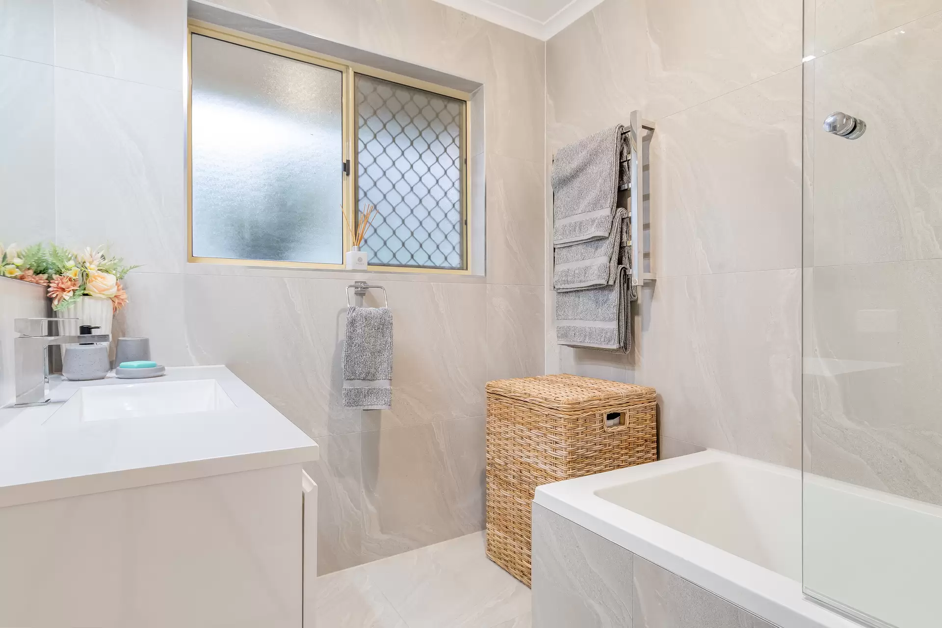 5 Bergan Place, Cleveland Sold by Queensland Sotheby's International Realty - image 1