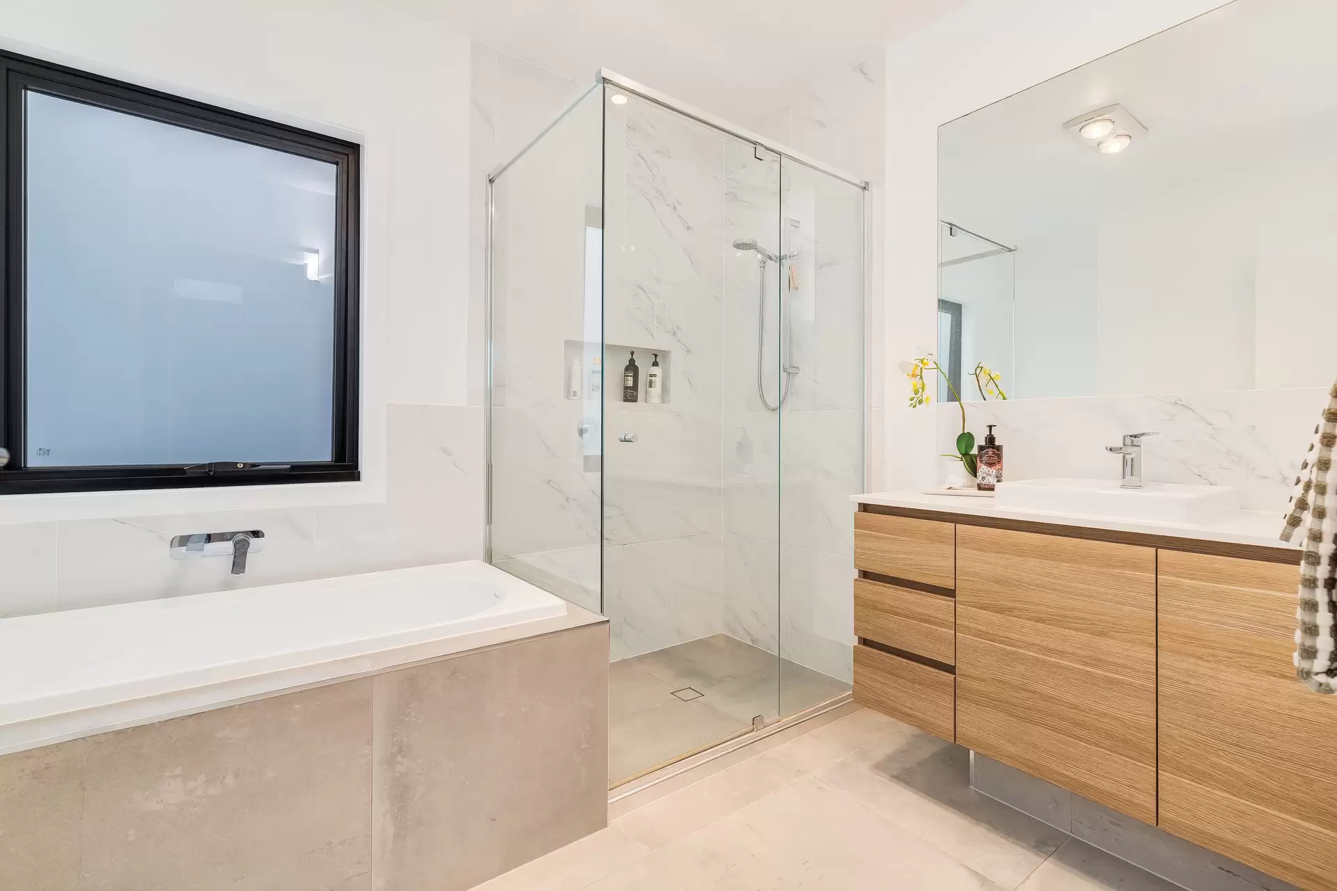 24 Seacrest Court, Raby Bay Sold by Queensland Sotheby's International Realty - image 1
