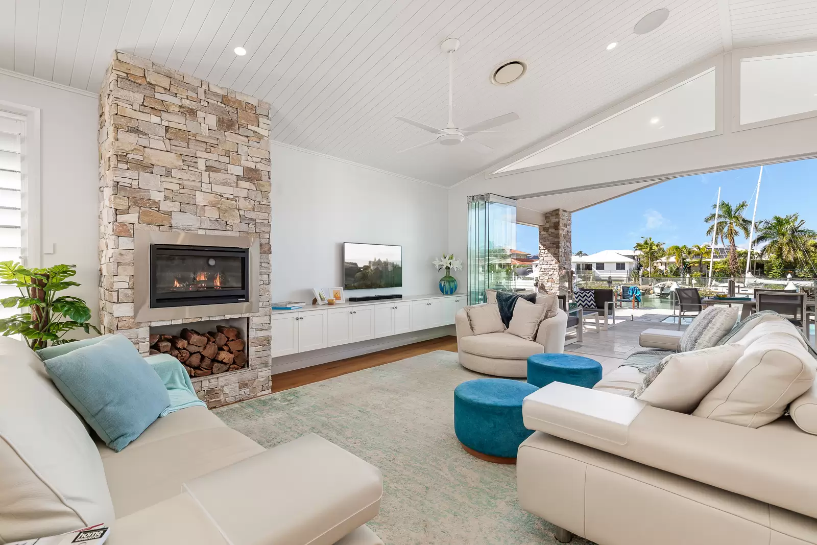 23 Seacrest Court, Raby Bay Sold by Queensland Sotheby's International Realty - image 1
