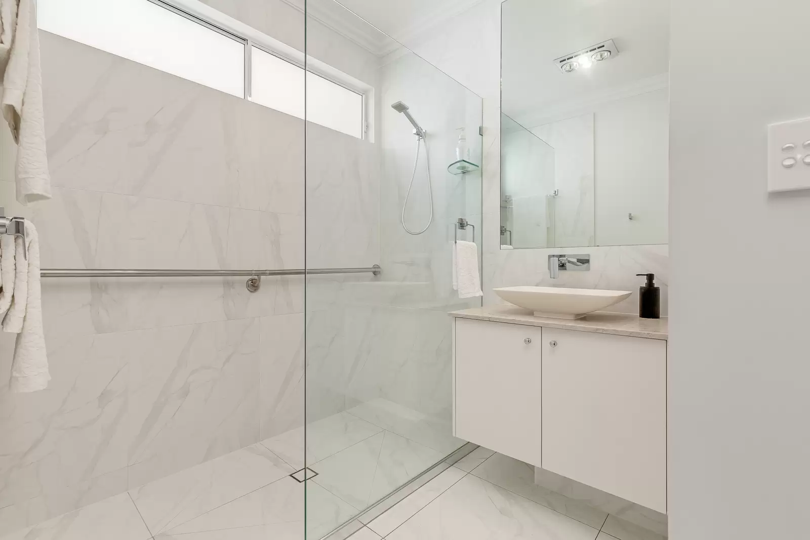 23 Seacrest Court, Raby Bay Sold by Queensland Sotheby's International Realty - image 1