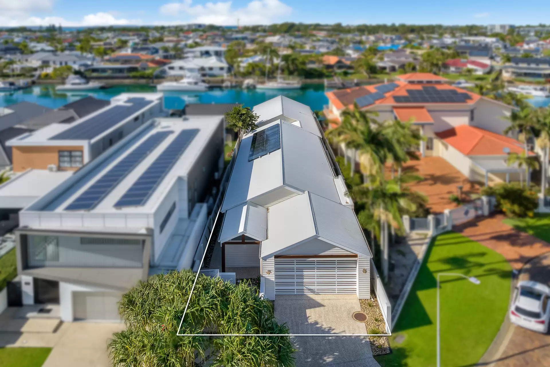 23 Seacrest Court, Raby Bay Sold by Queensland Sotheby's International Realty - image 1