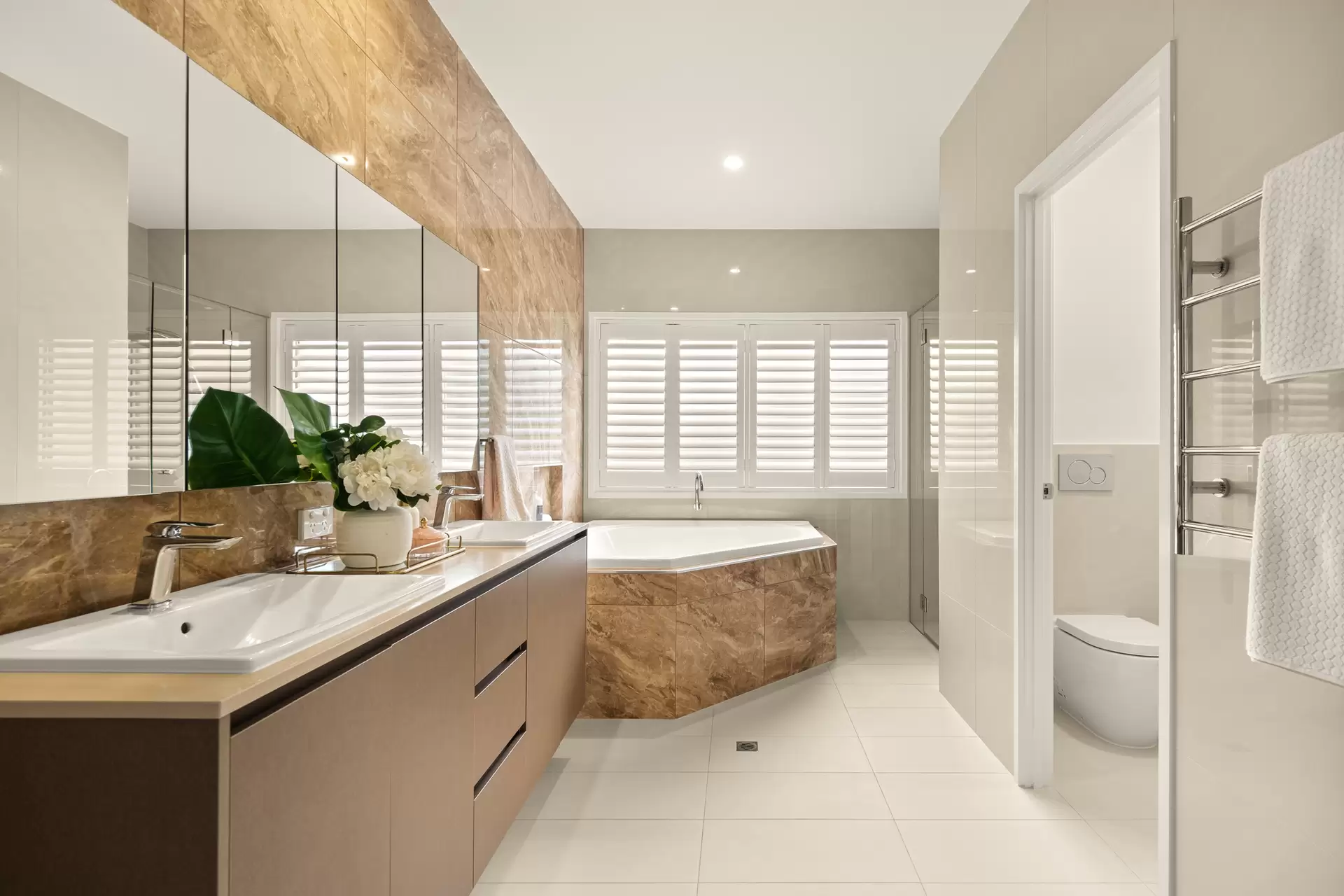 69 Ermelo Road, Gumdale Sold by Queensland Sotheby's International Realty - image 1