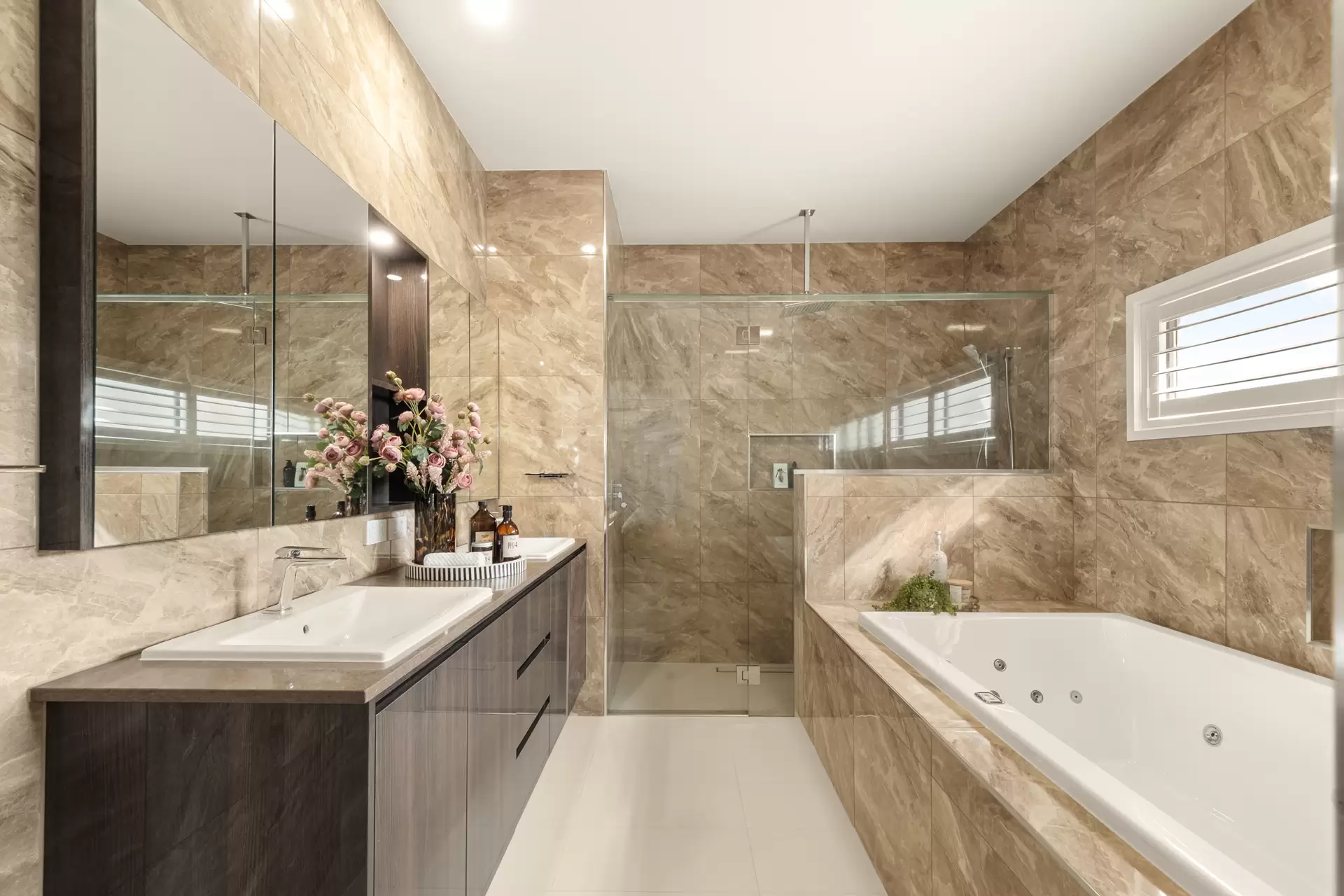 69 Ermelo Road, Gumdale Sold by Queensland Sotheby's International Realty - image 1