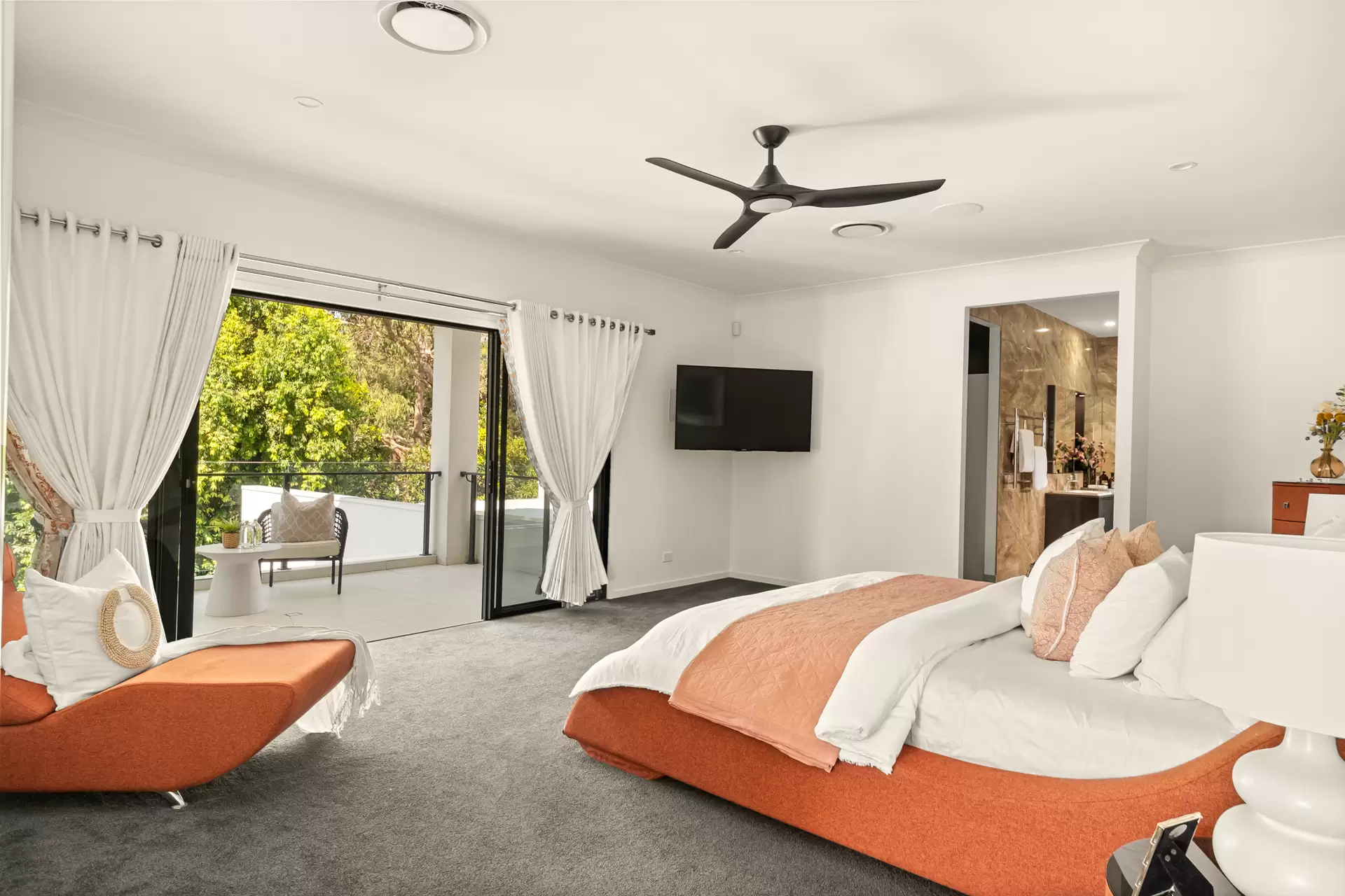 69 Ermelo Road, Gumdale Sold by Queensland Sotheby's International Realty - image 1
