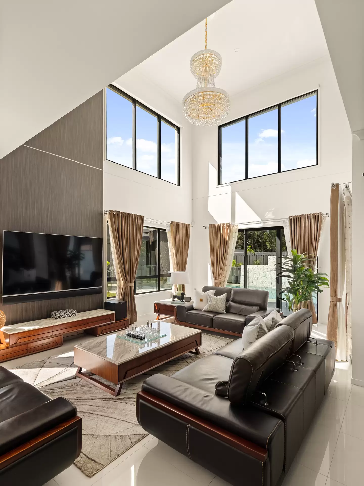 69 Ermelo Road, Gumdale Sold by Queensland Sotheby's International Realty - image 1