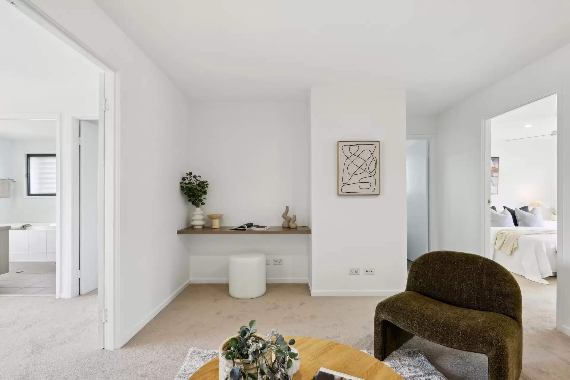 2/6 Egerton Street, Southport Sold by Queensland Sotheby's International Realty - image 1