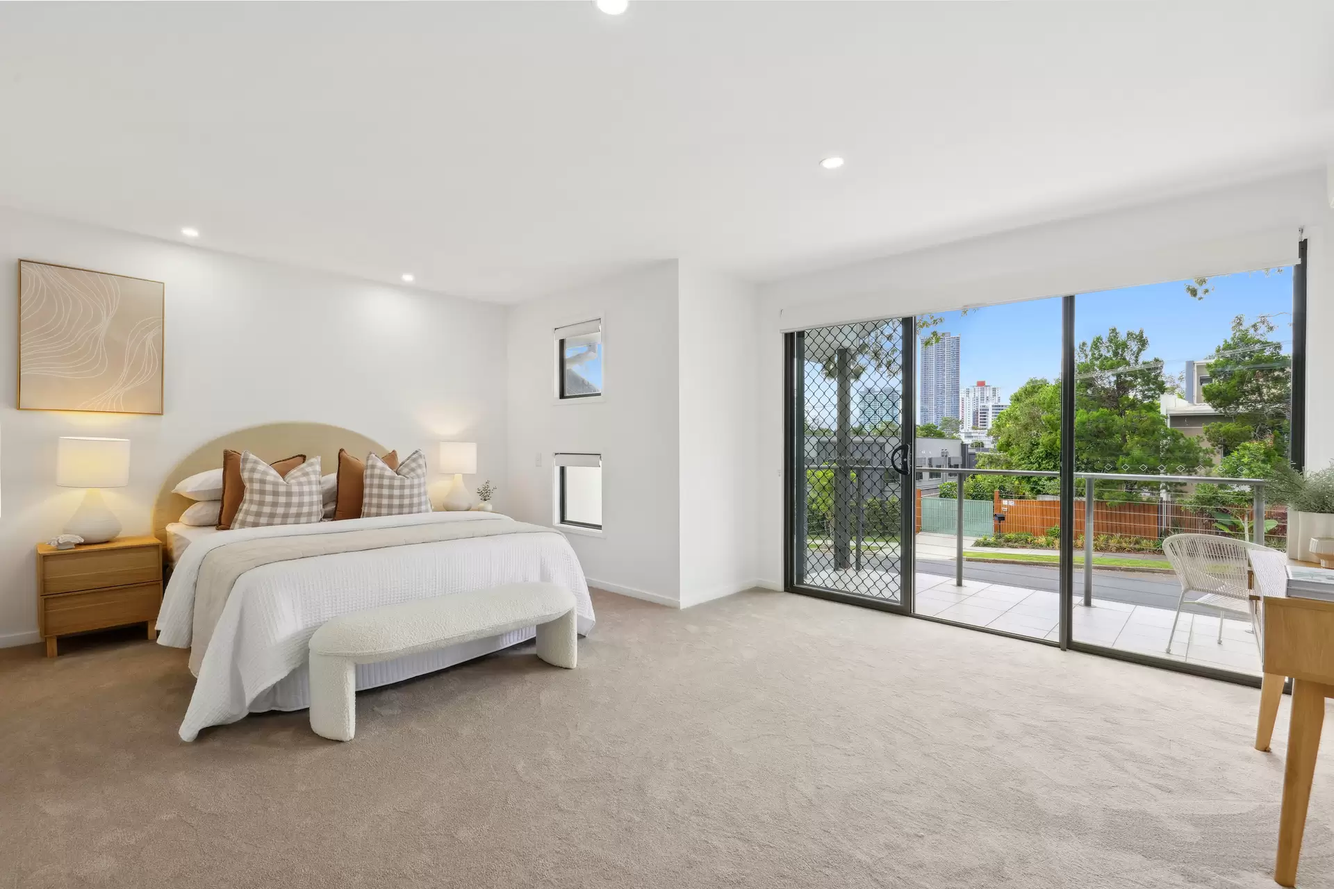 2/6 Egerton Street, Southport Sold by Queensland Sotheby's International Realty - image 1