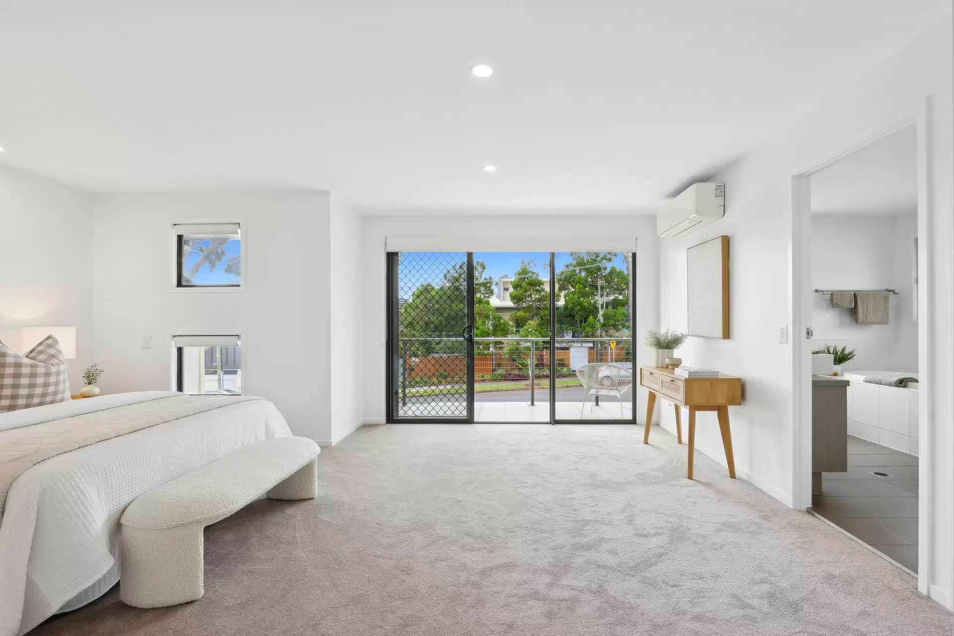 2/6 Egerton Street, Southport Sold by Queensland Sotheby's International Realty - image 1