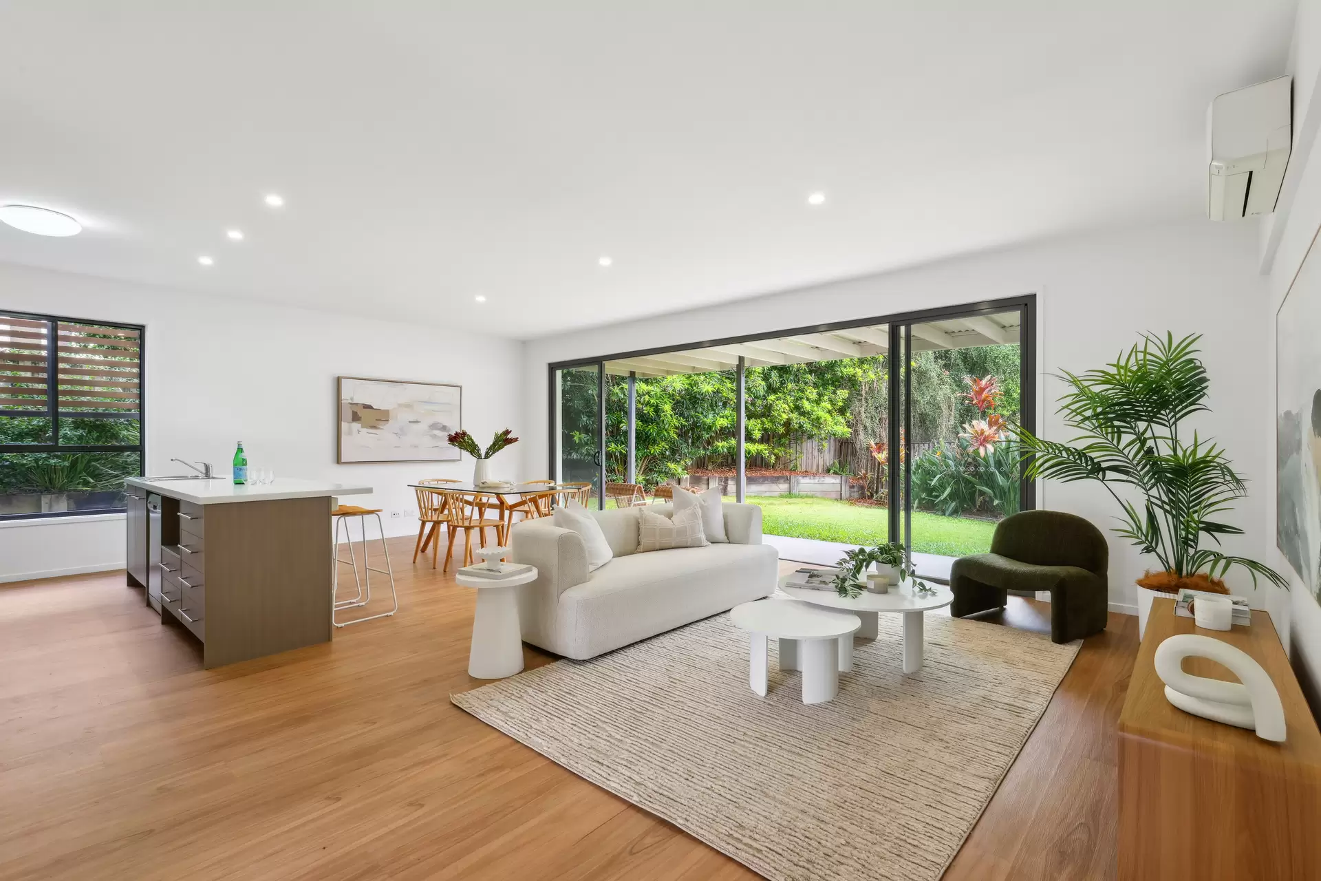 2/6 Egerton Street, Southport Sold by Queensland Sotheby's International Realty - image 1