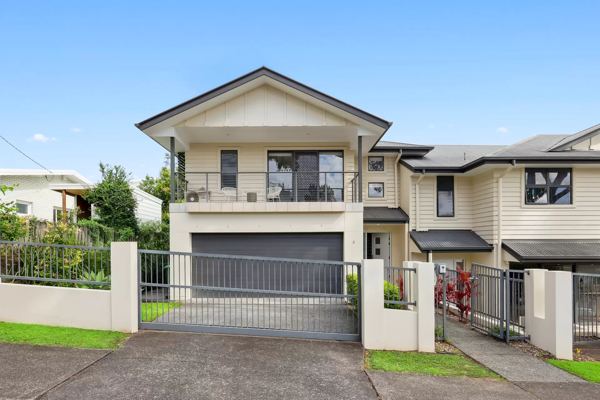 2/6 Egerton Street, Southport Sold by Queensland Sotheby's International Realty - image 1