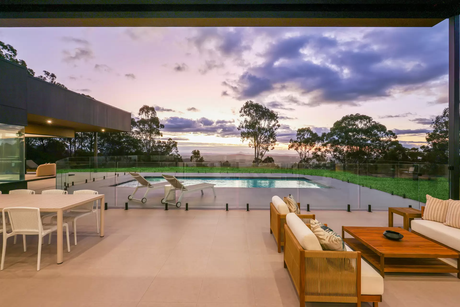 905B Main Western Road, Tamborine Mountain Sold by Queensland Sotheby's International Realty - image 1