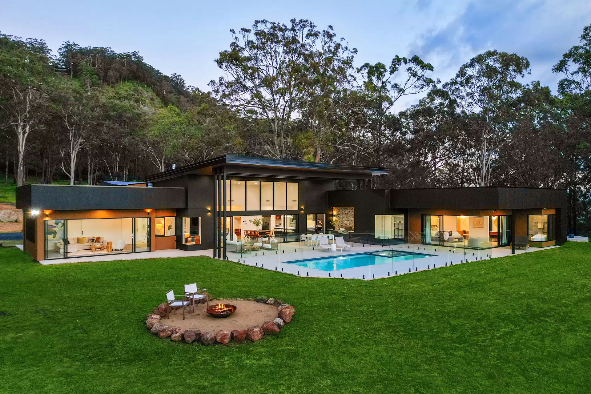 905B Main Western Road, Tamborine Mountain Sold by Queensland Sotheby's International Realty - image 1