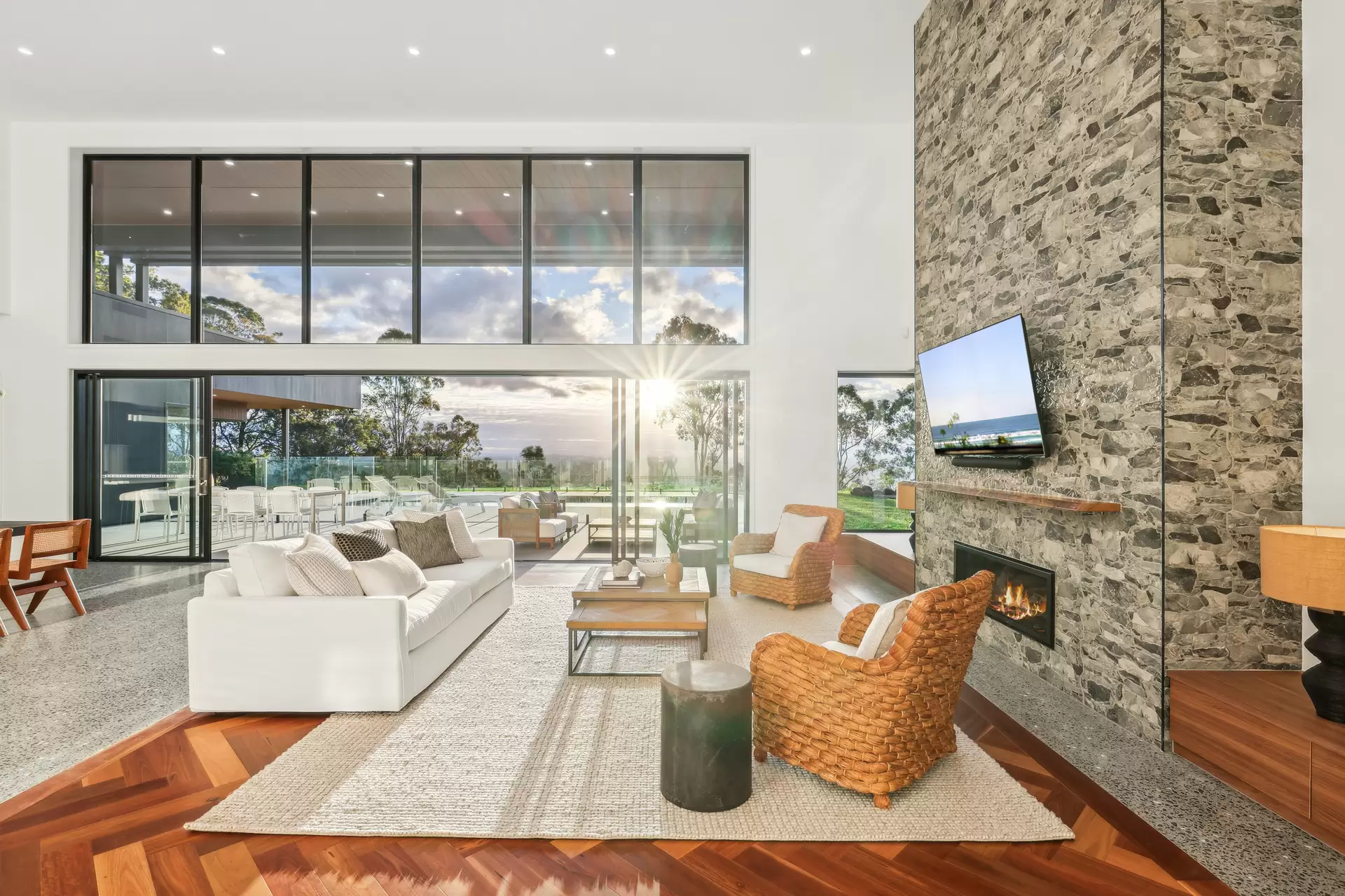 905B Main Western Road, Tamborine Mountain Sold by Queensland Sotheby's International Realty - image 1