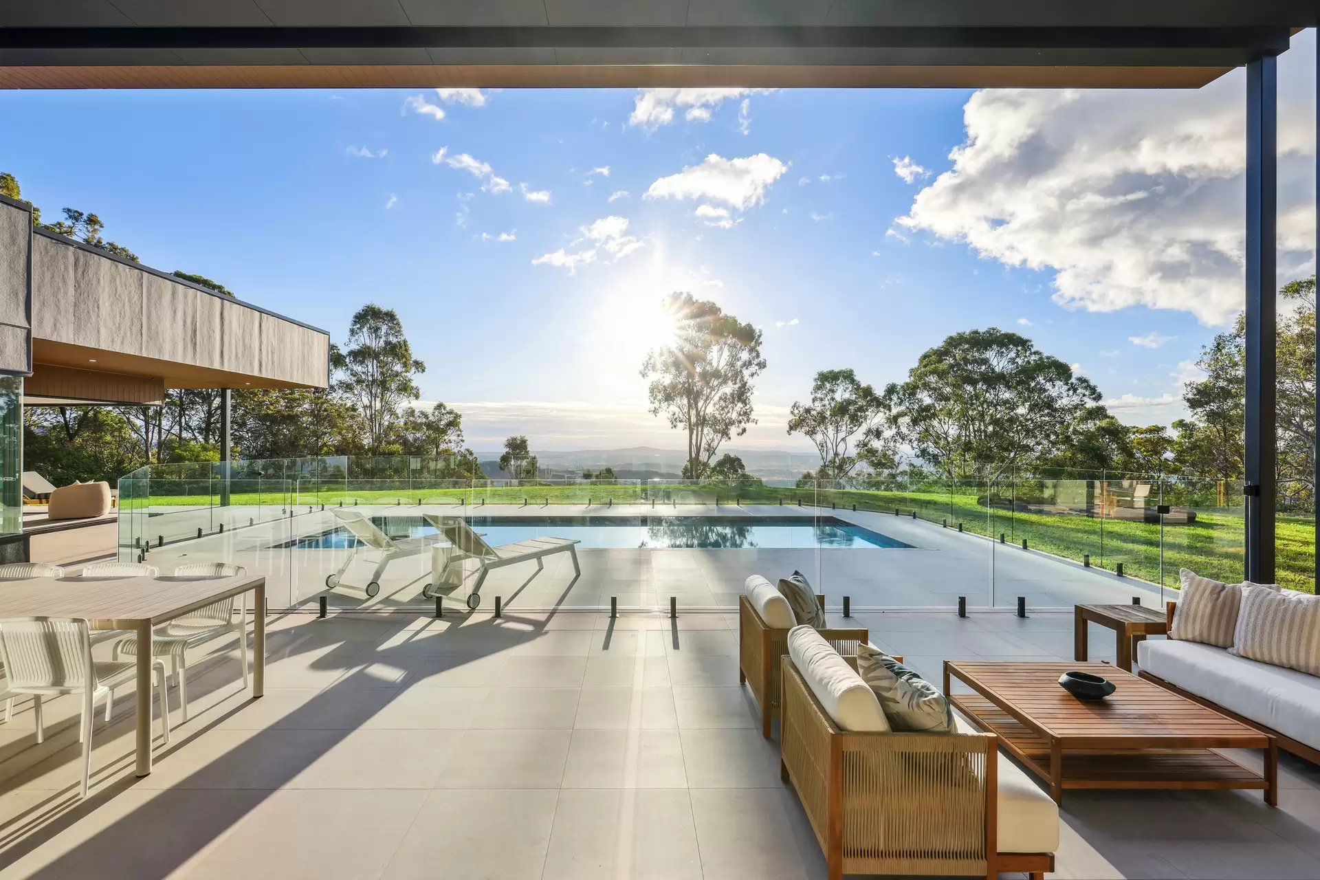 905B Main Western Road, Tamborine Mountain Sold by Queensland Sotheby's International Realty - image 1