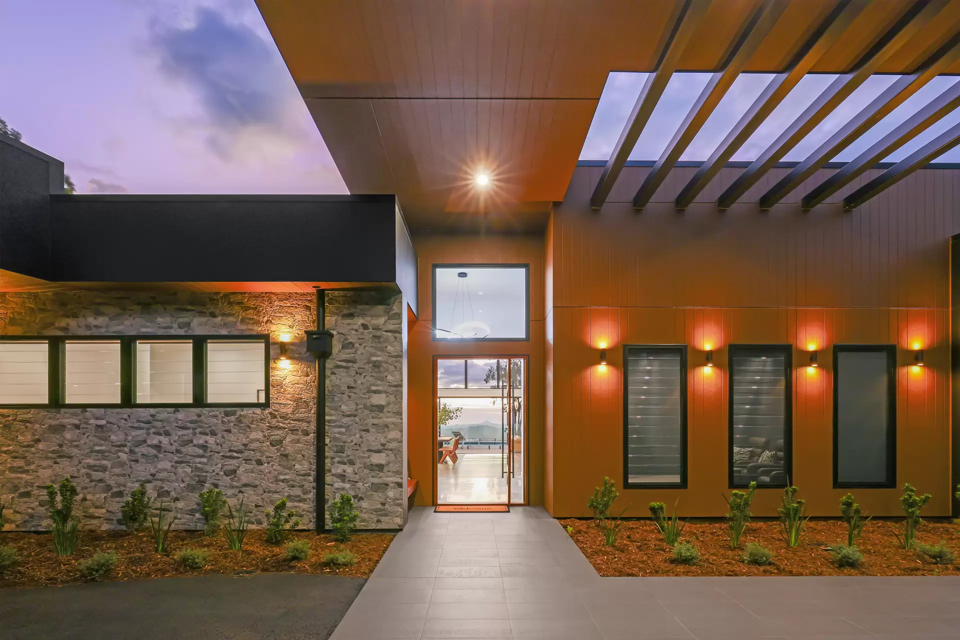 905B Main Western Road, Tamborine Mountain Sold by Queensland Sotheby's International Realty - image 1