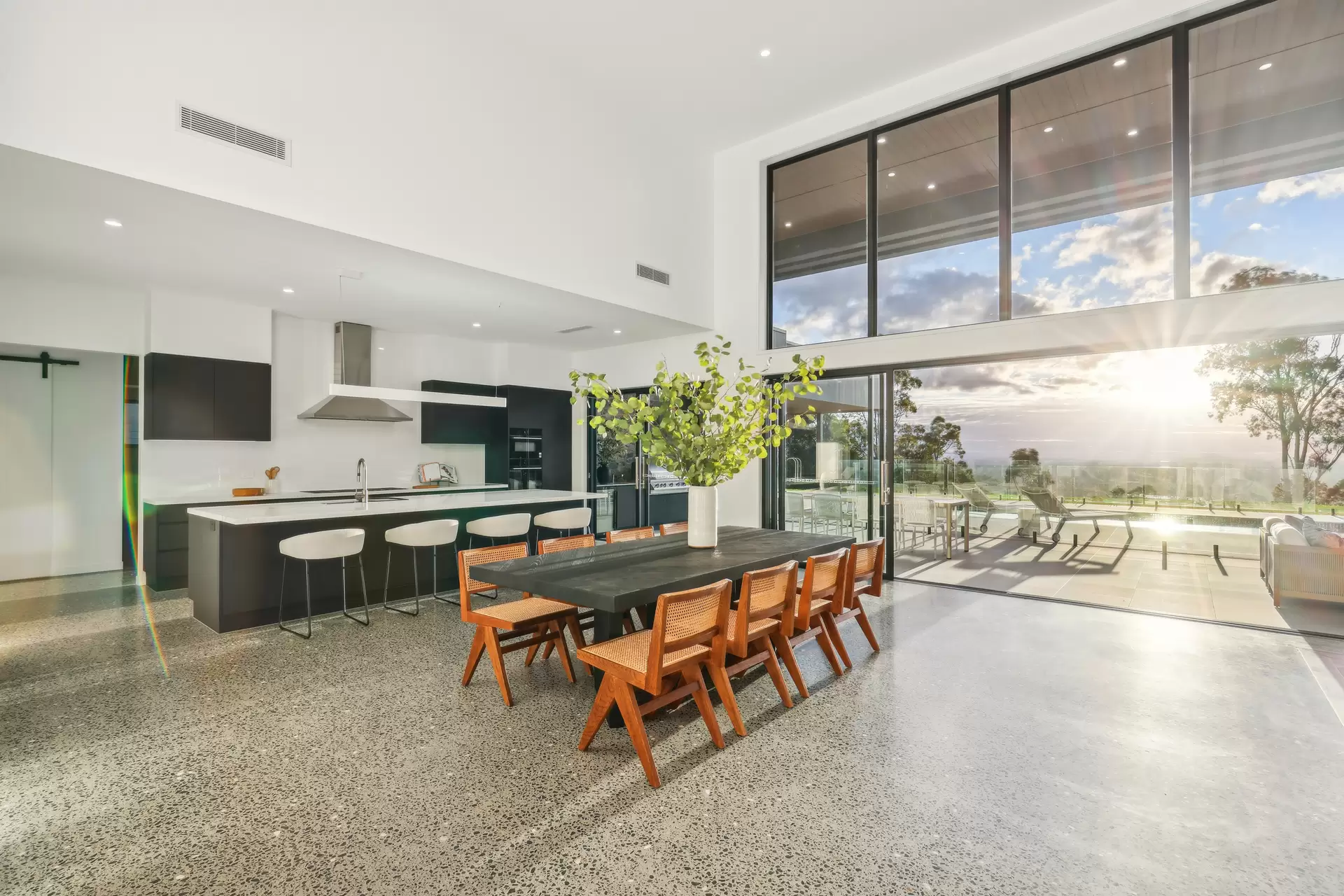 905B Main Western Road, Tamborine Mountain Sold by Queensland Sotheby's International Realty - image 1