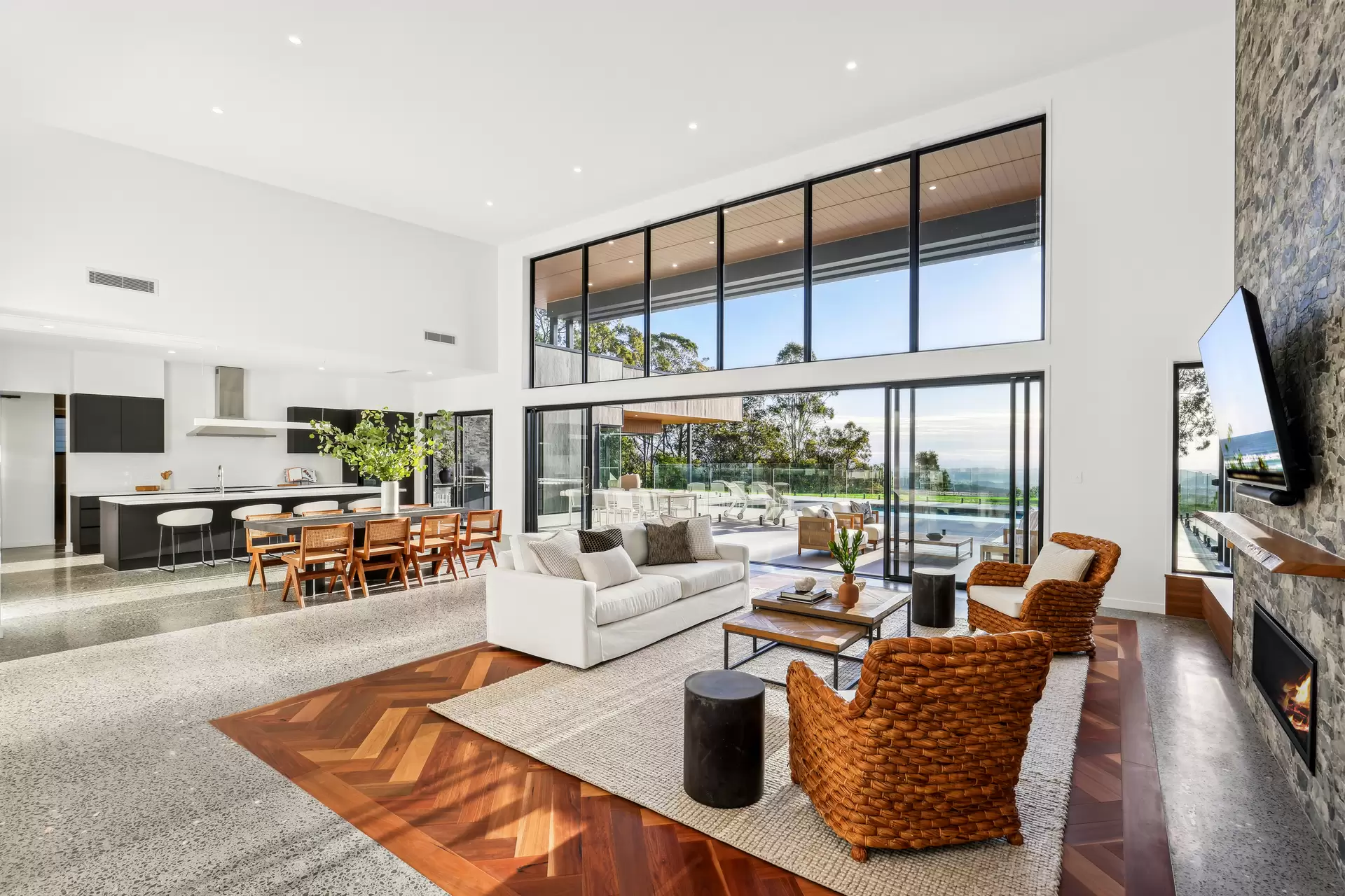 905B Main Western Road, Tamborine Mountain Sold by Queensland Sotheby's International Realty - image 1