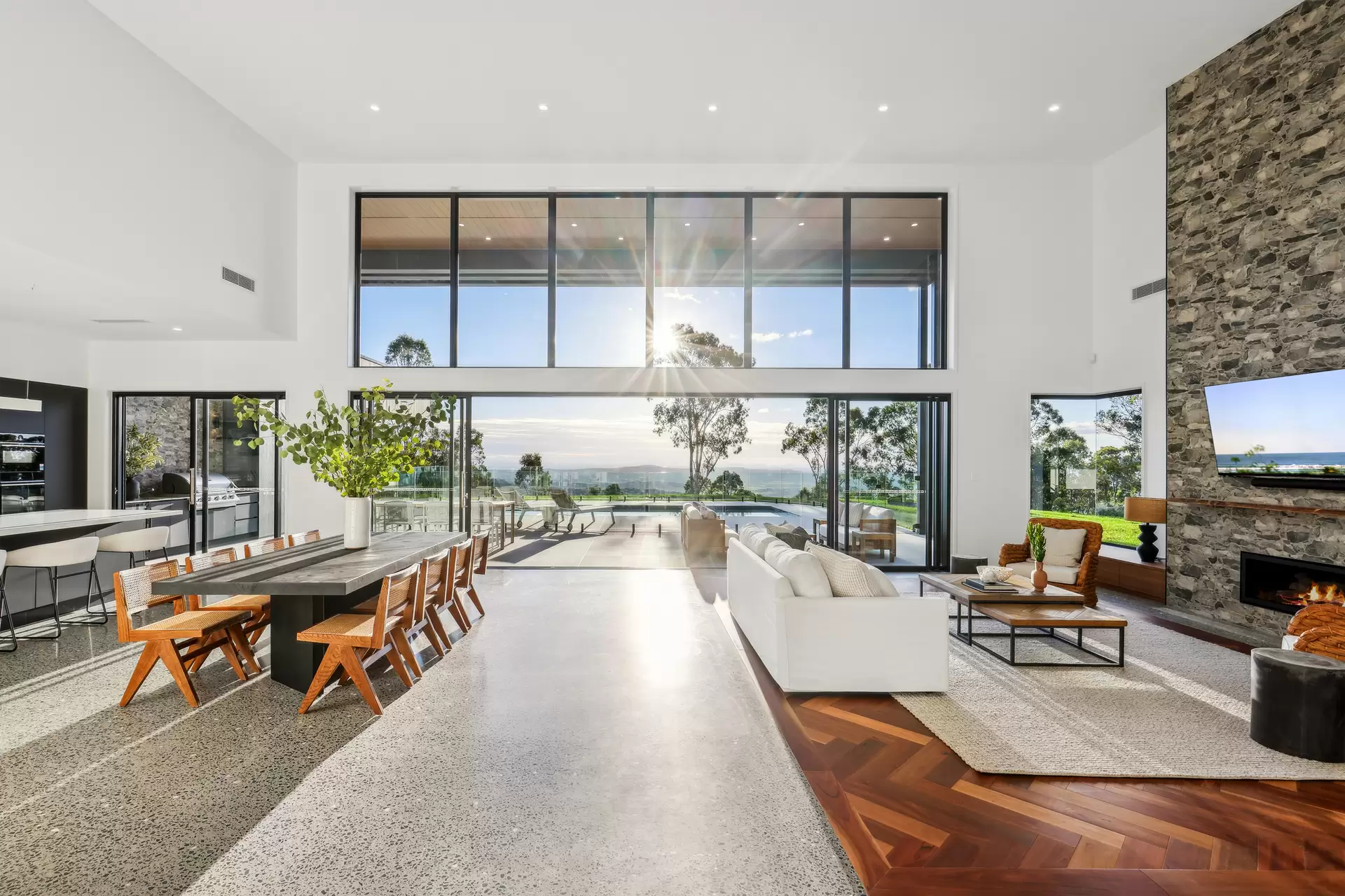905B Main Western Road, Tamborine Mountain Sold by Queensland Sotheby's International Realty - image 1