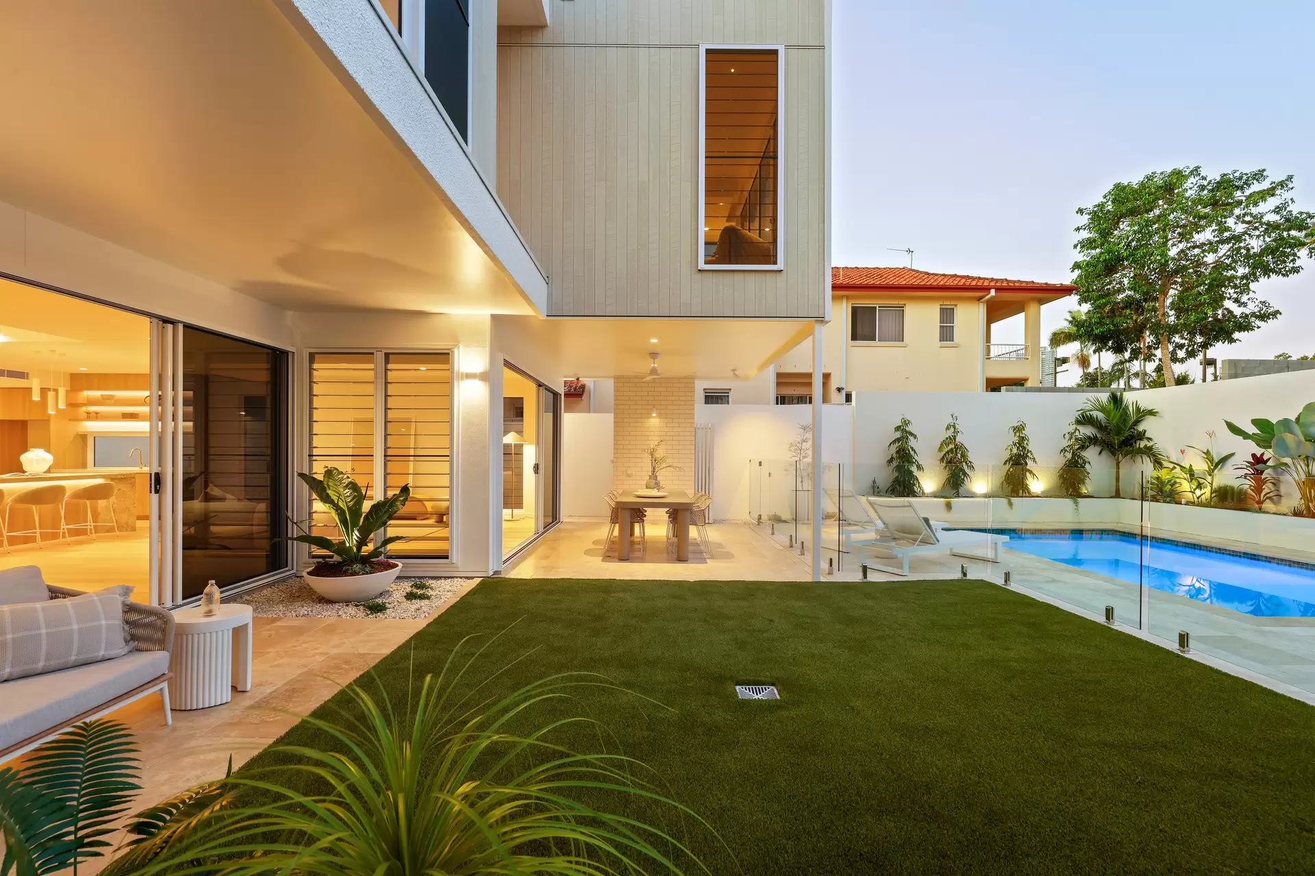 8A Harcourt Crescent, Southport Sold by Queensland Sotheby's International Realty - image 1