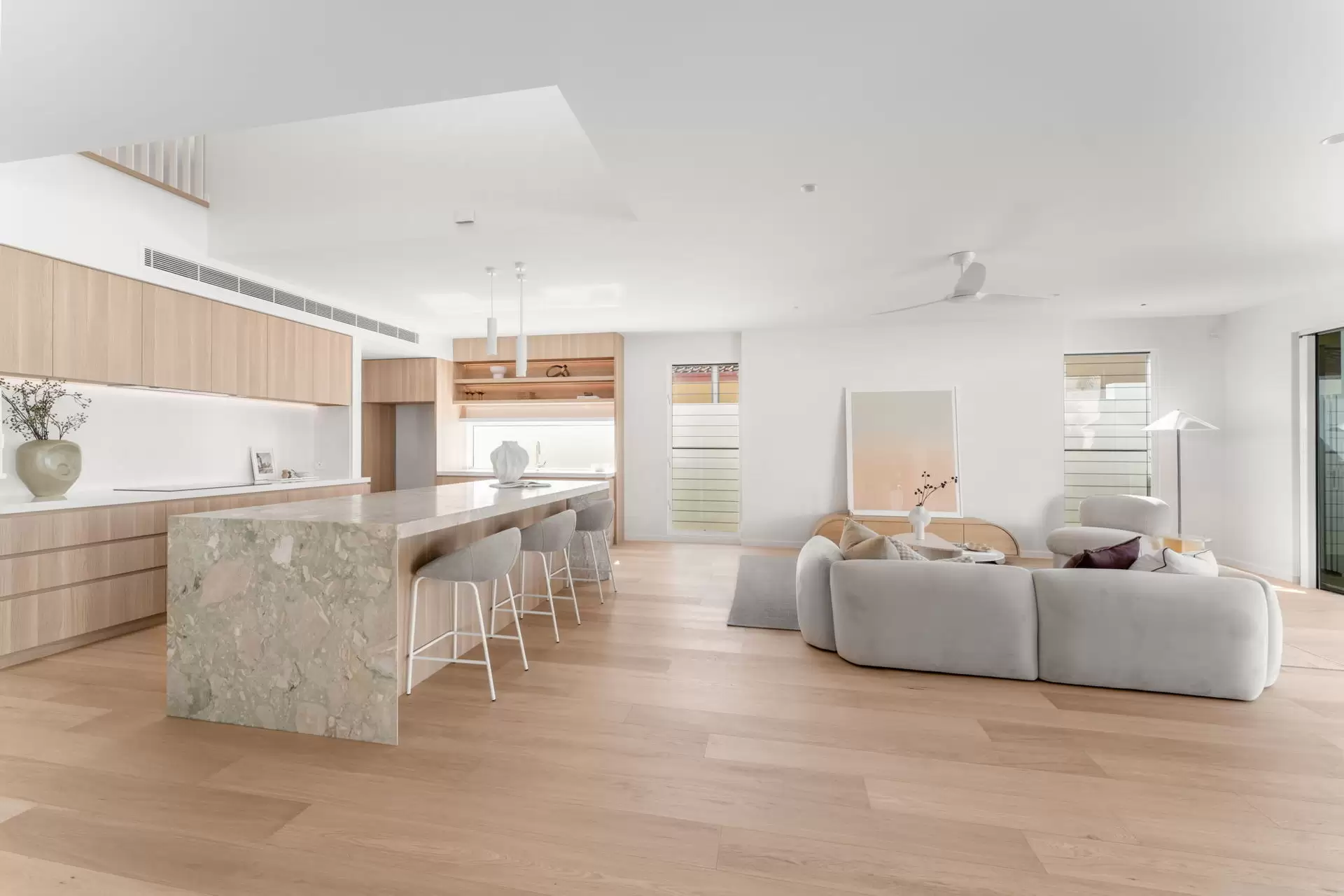 8A Harcourt Crescent, Southport Sold by Queensland Sotheby's International Realty - image 1