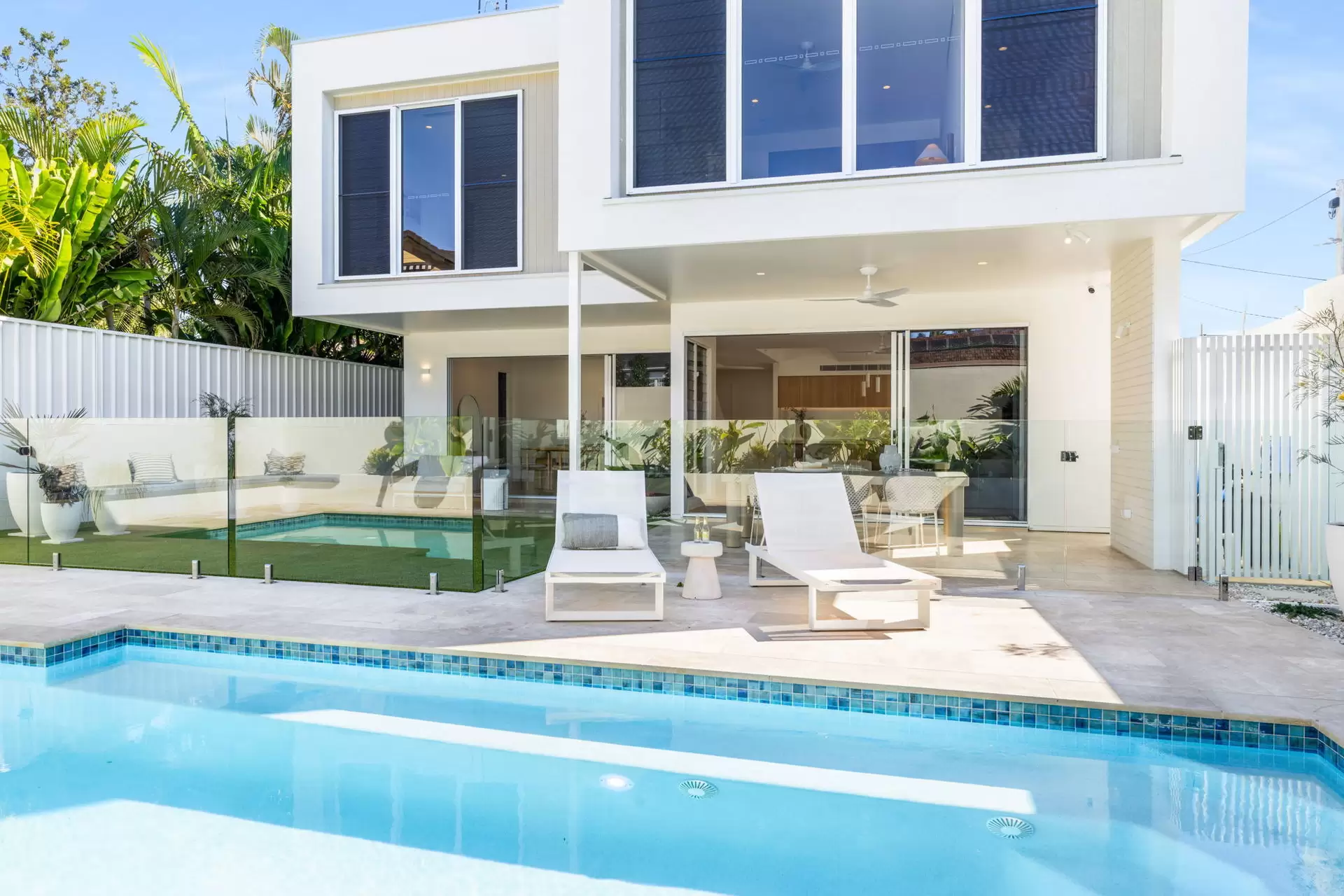 8A Harcourt Crescent, Southport Sold by Queensland Sotheby's International Realty - image 1