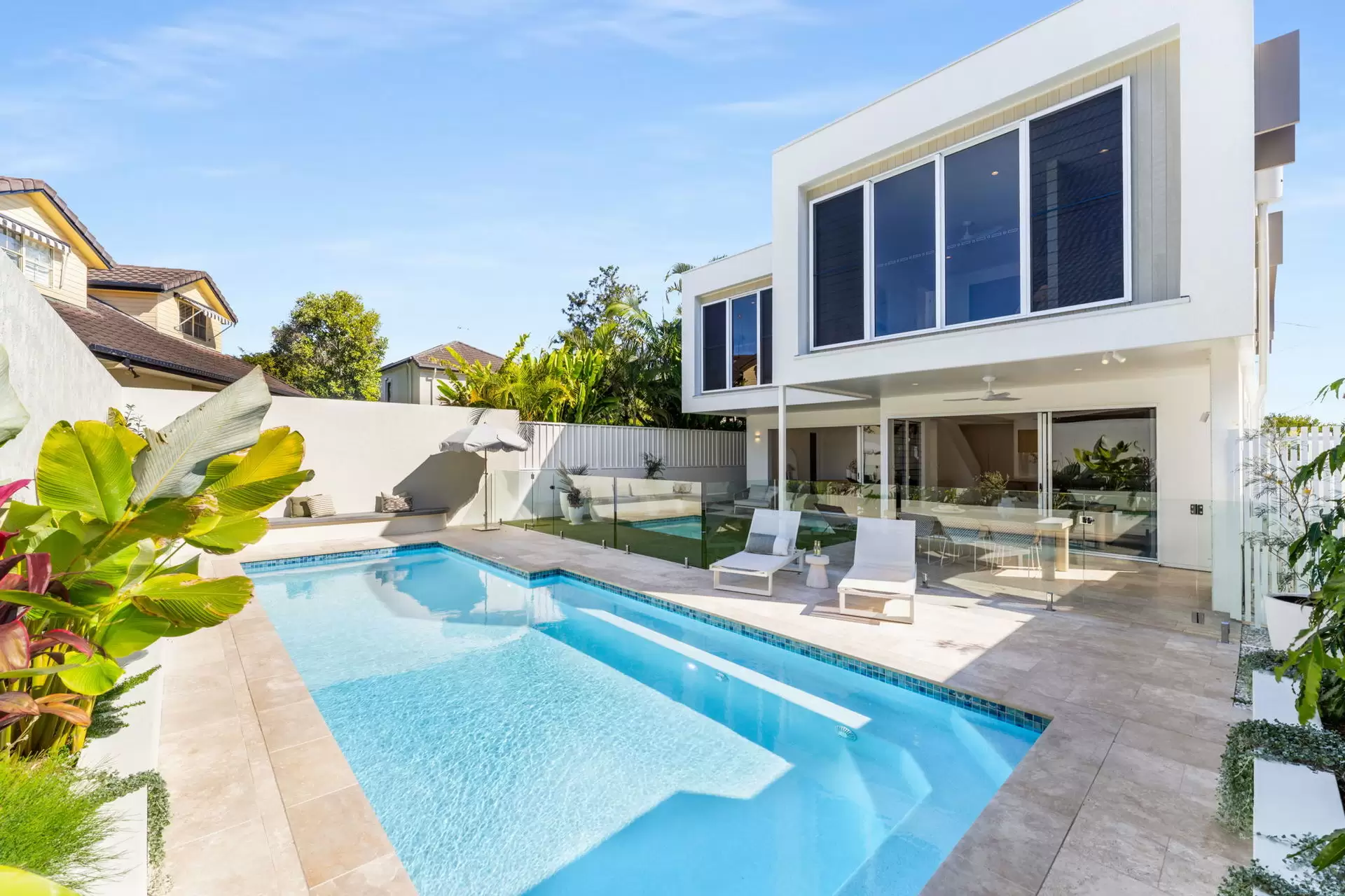 8A Harcourt Crescent, Southport Sold by Queensland Sotheby's International Realty - image 1