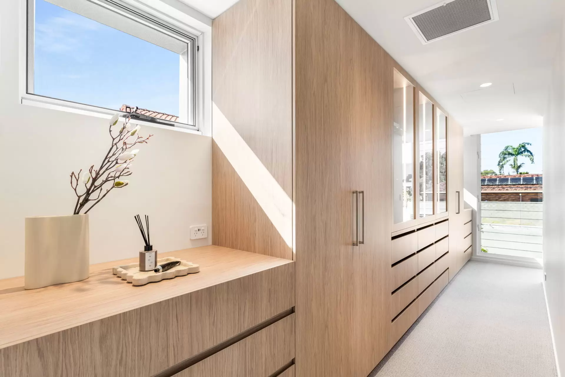 8A Harcourt Crescent, Southport Sold by Queensland Sotheby's International Realty - image 1