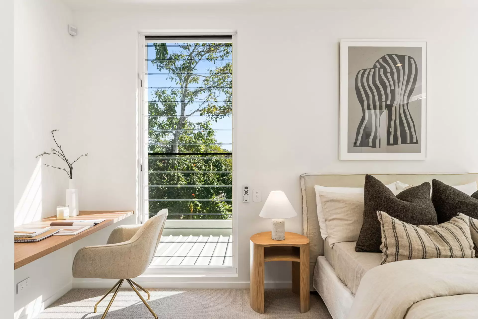 8A Harcourt Crescent, Southport Sold by Queensland Sotheby's International Realty - image 1