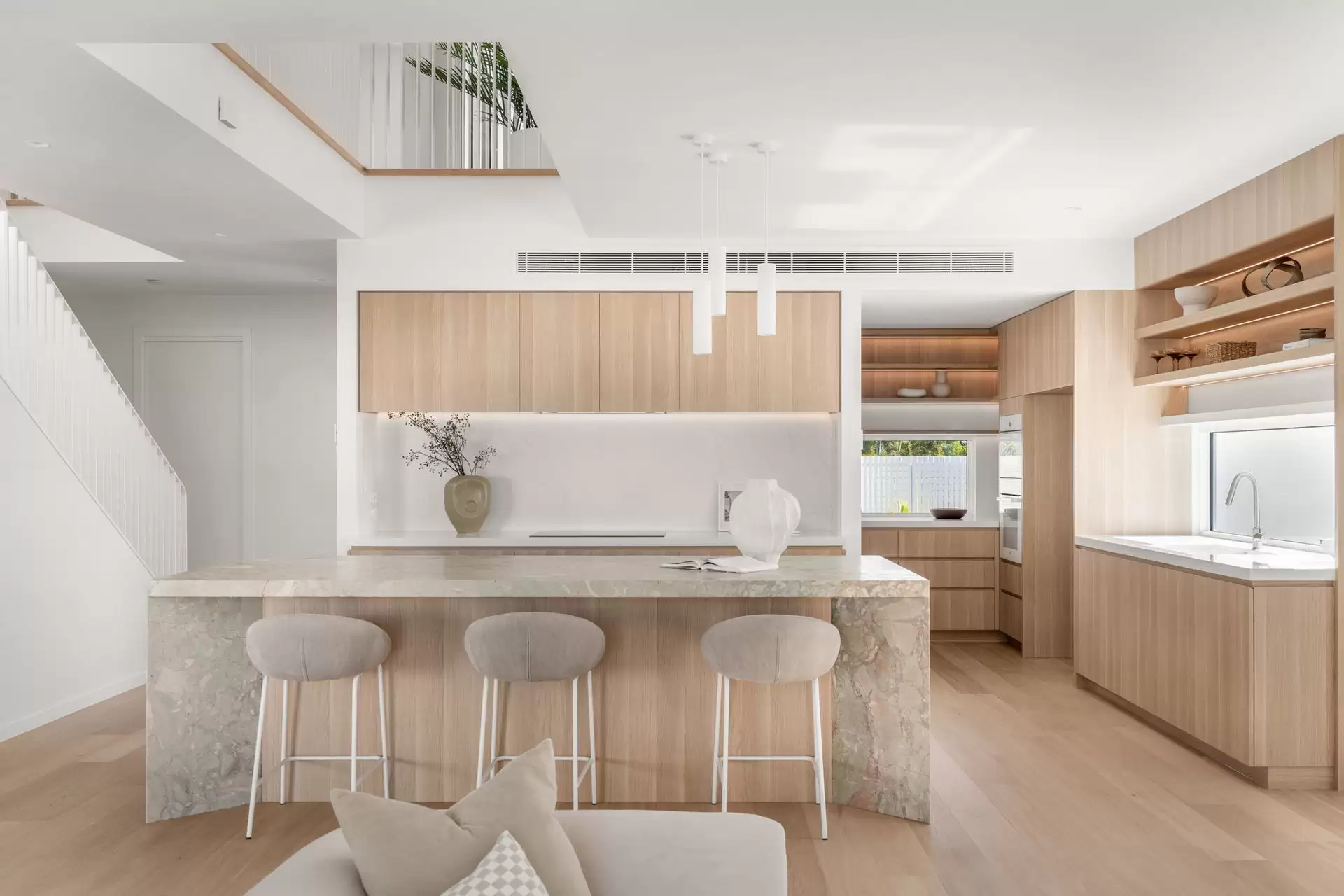 8A Harcourt Crescent, Southport Sold by Queensland Sotheby's International Realty - image 1