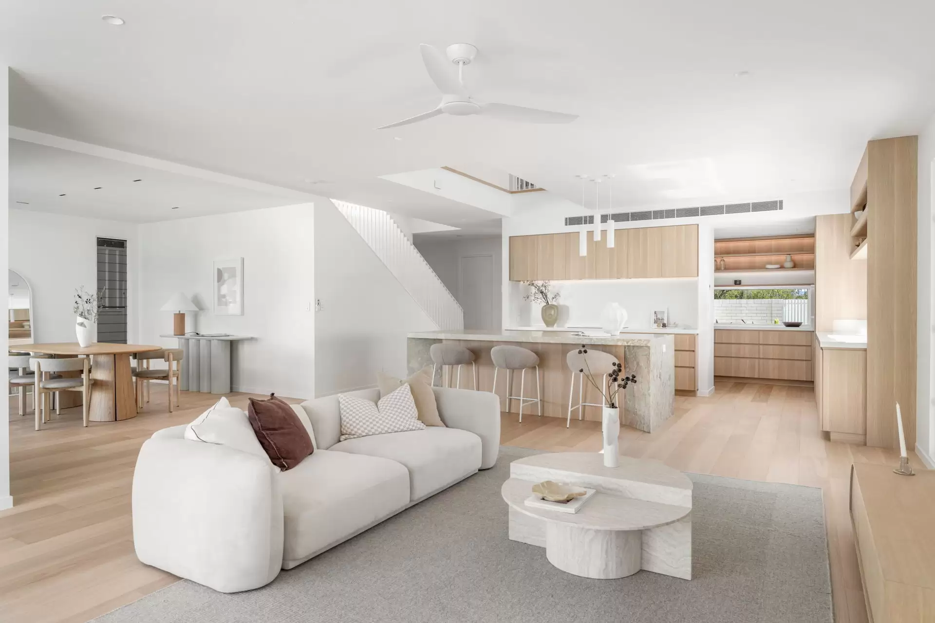 8A Harcourt Crescent, Southport Sold by Queensland Sotheby's International Realty - image 1