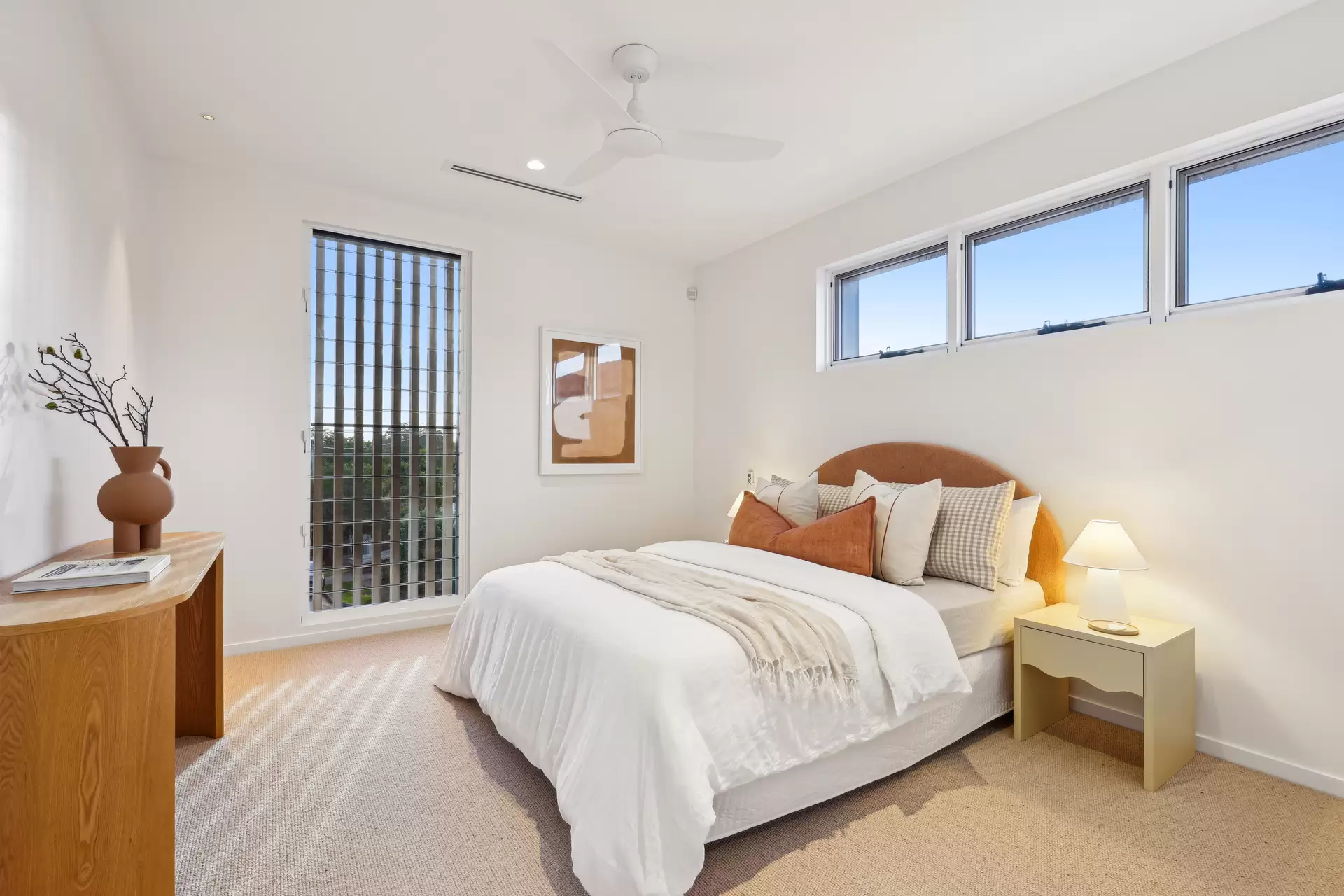 8A Harcourt Crescent, Southport Sold by Queensland Sotheby's International Realty - image 1