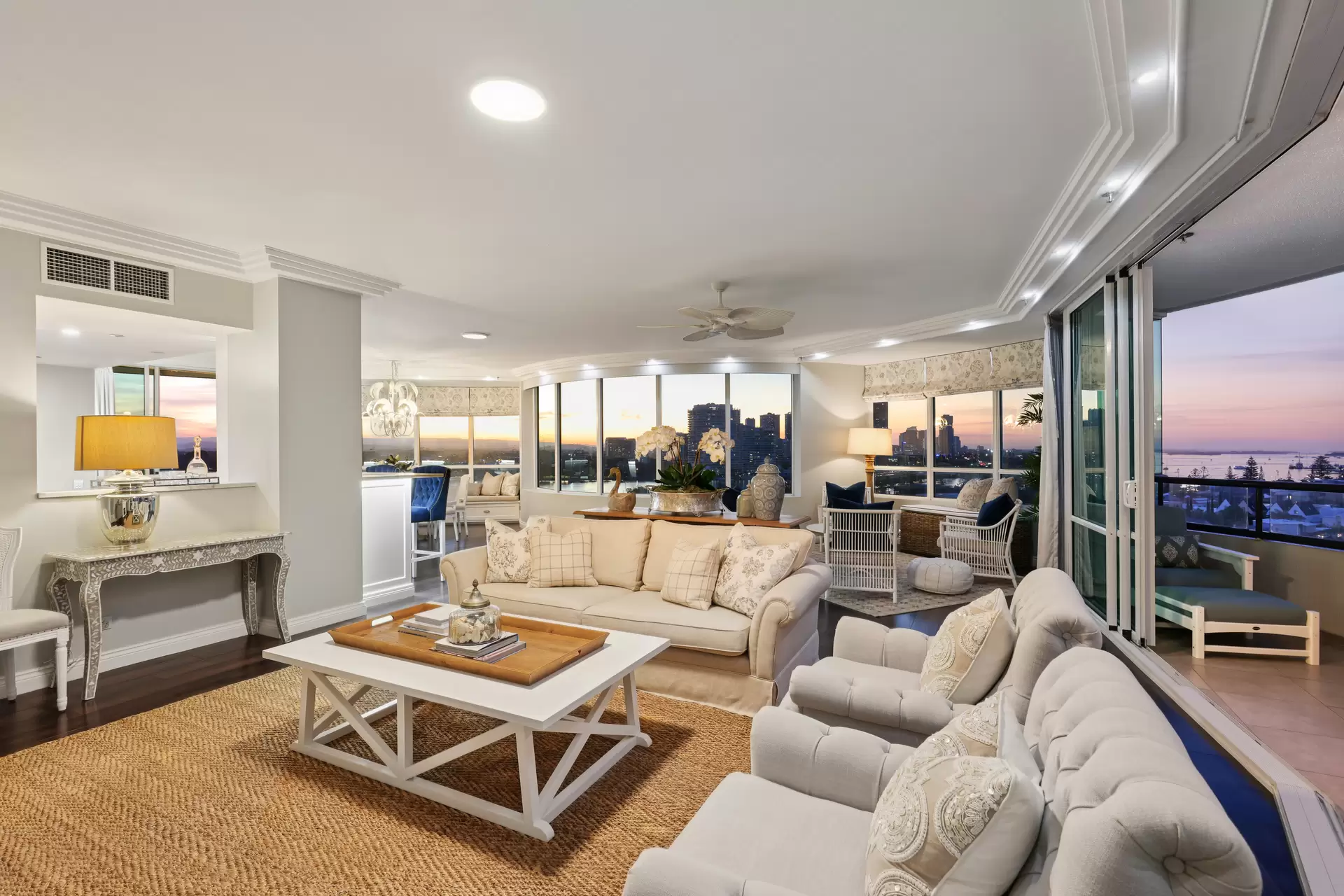 39/3 Tedder Avenue, Main Beach Sold by Queensland Sotheby's International Realty - image 1