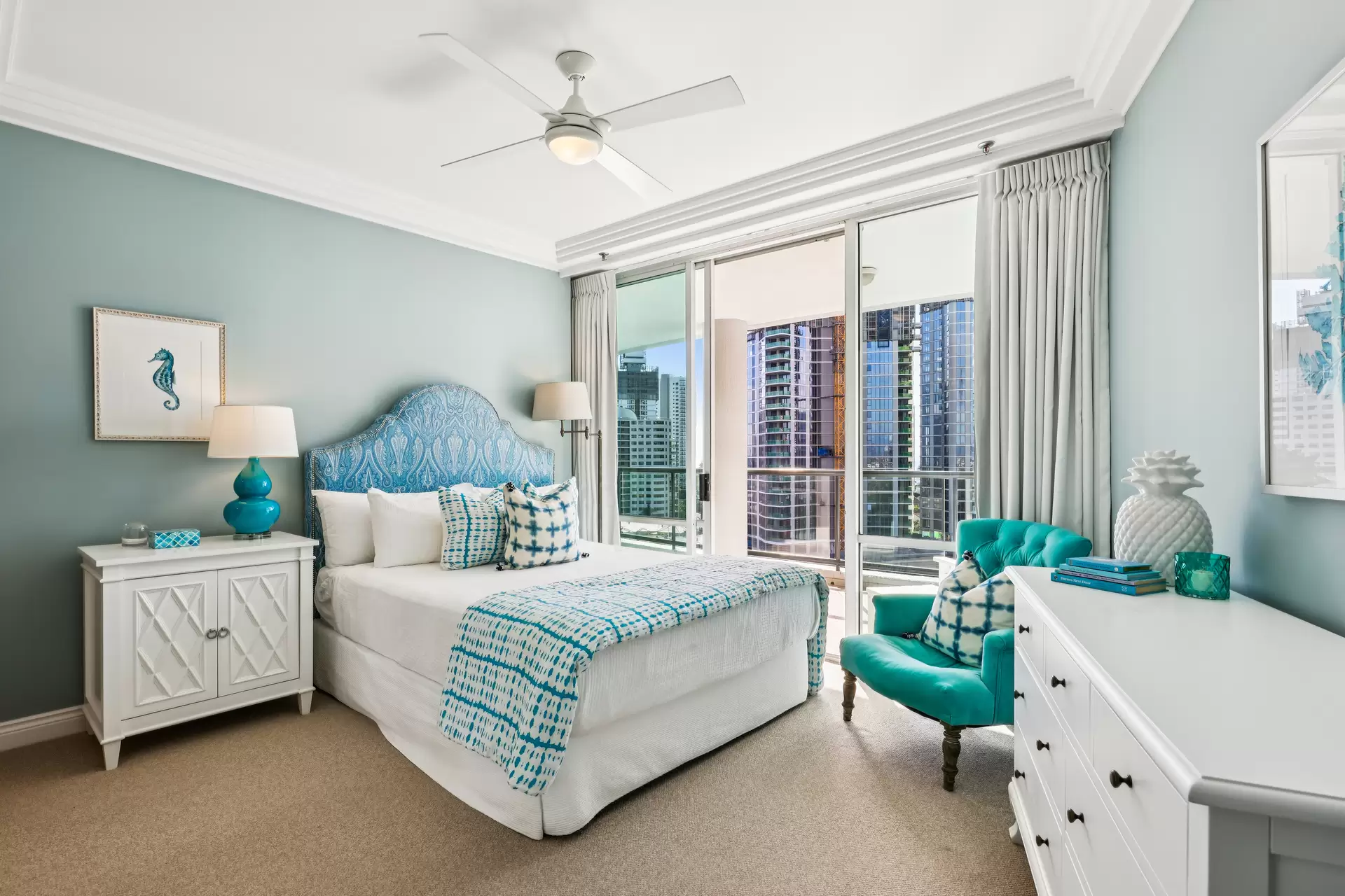 39/3 Tedder Avenue, Main Beach Sold by Queensland Sotheby's International Realty - image 1