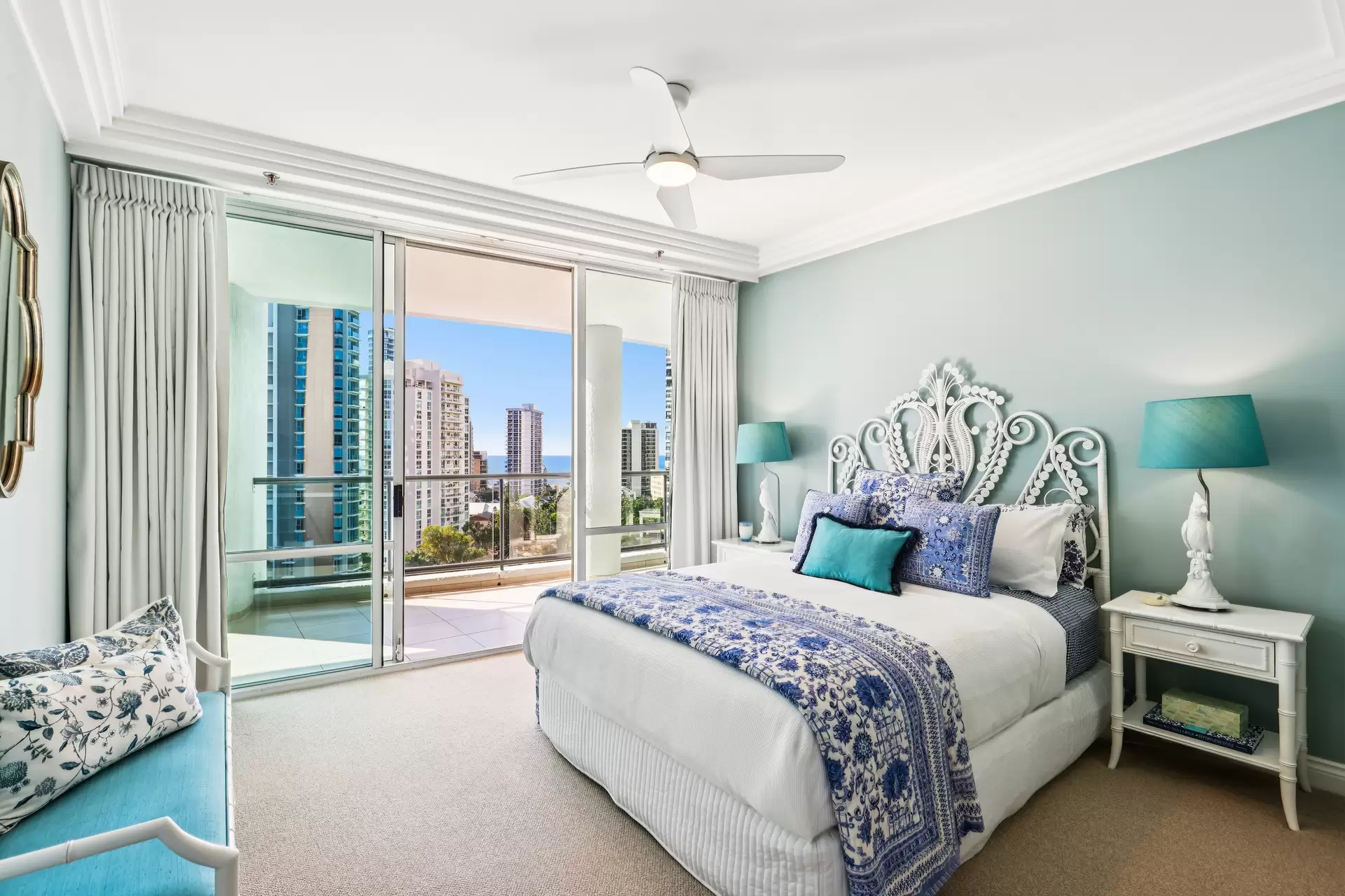39/3 Tedder Avenue, Main Beach Sold by Queensland Sotheby's International Realty - image 1
