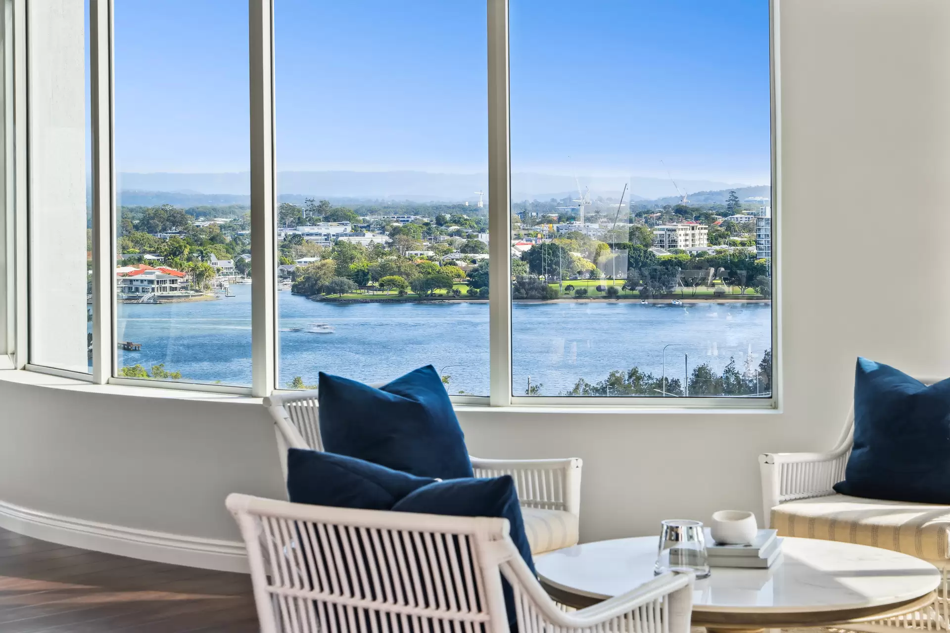 39/3 Tedder Avenue, Main Beach Sold by Queensland Sotheby's International Realty - image 1