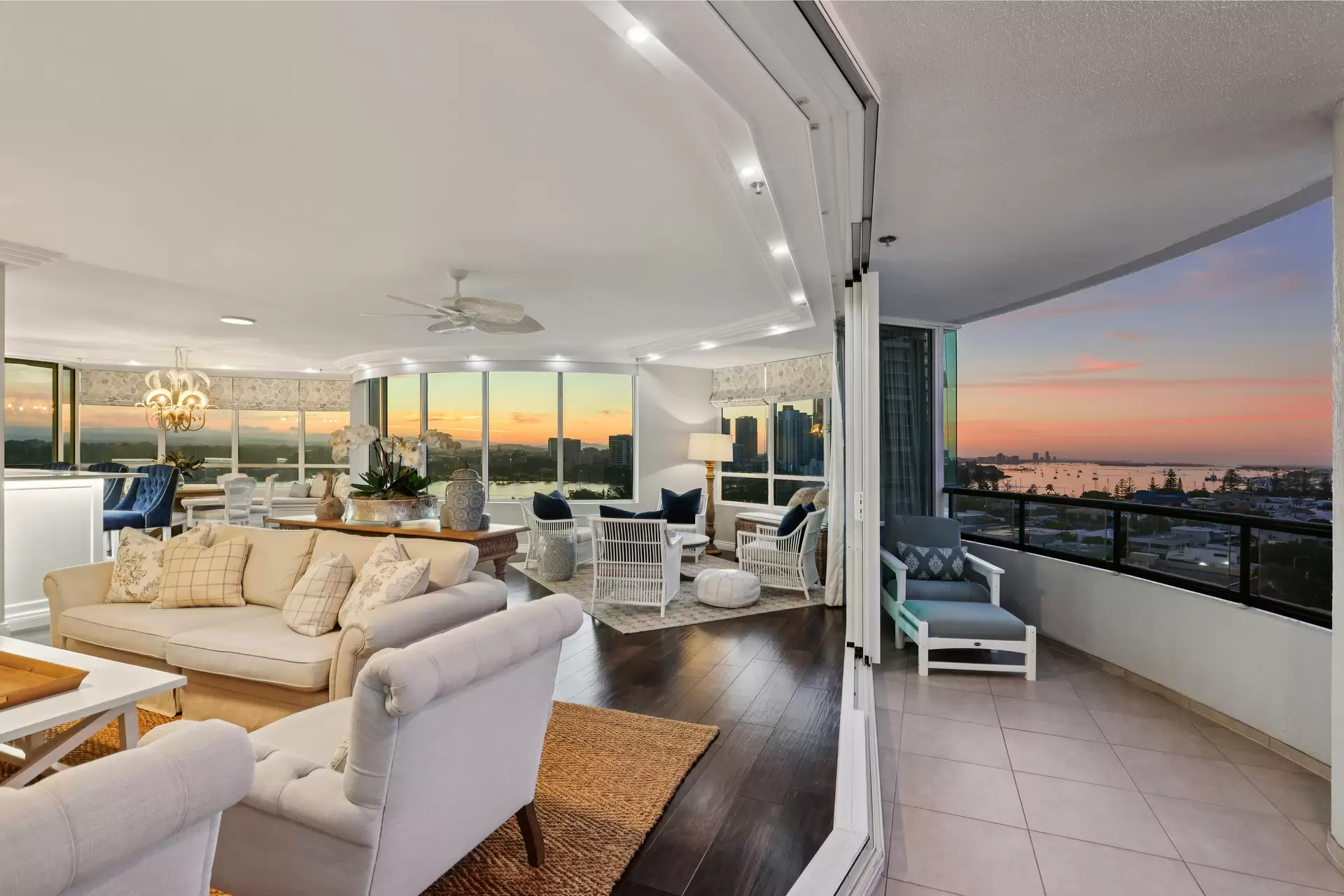 39/3 Tedder Avenue, Main Beach Sold by Queensland Sotheby's International Realty - image 1