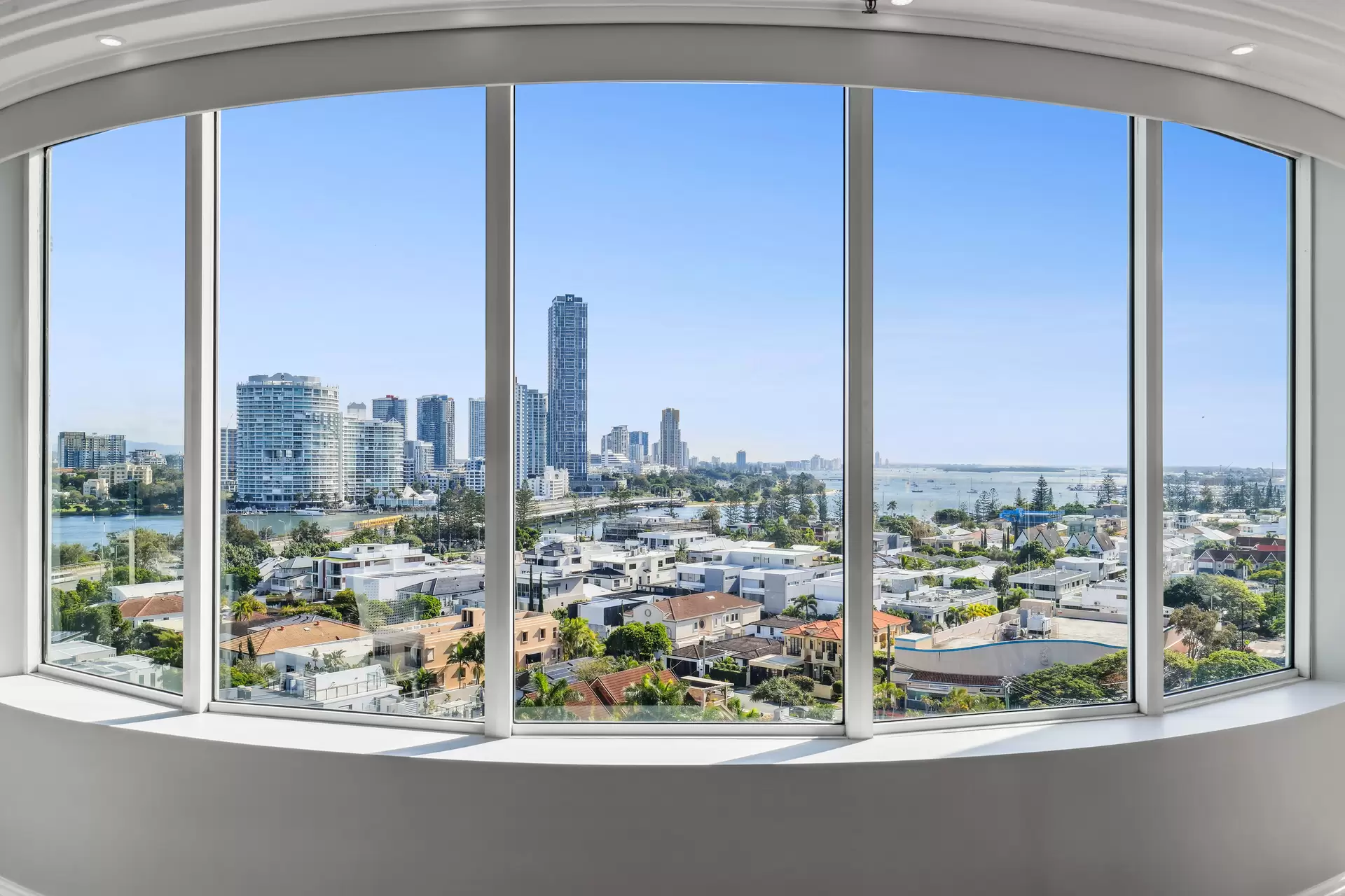 39/3 Tedder Avenue, Main Beach Sold by Queensland Sotheby's International Realty - image 1